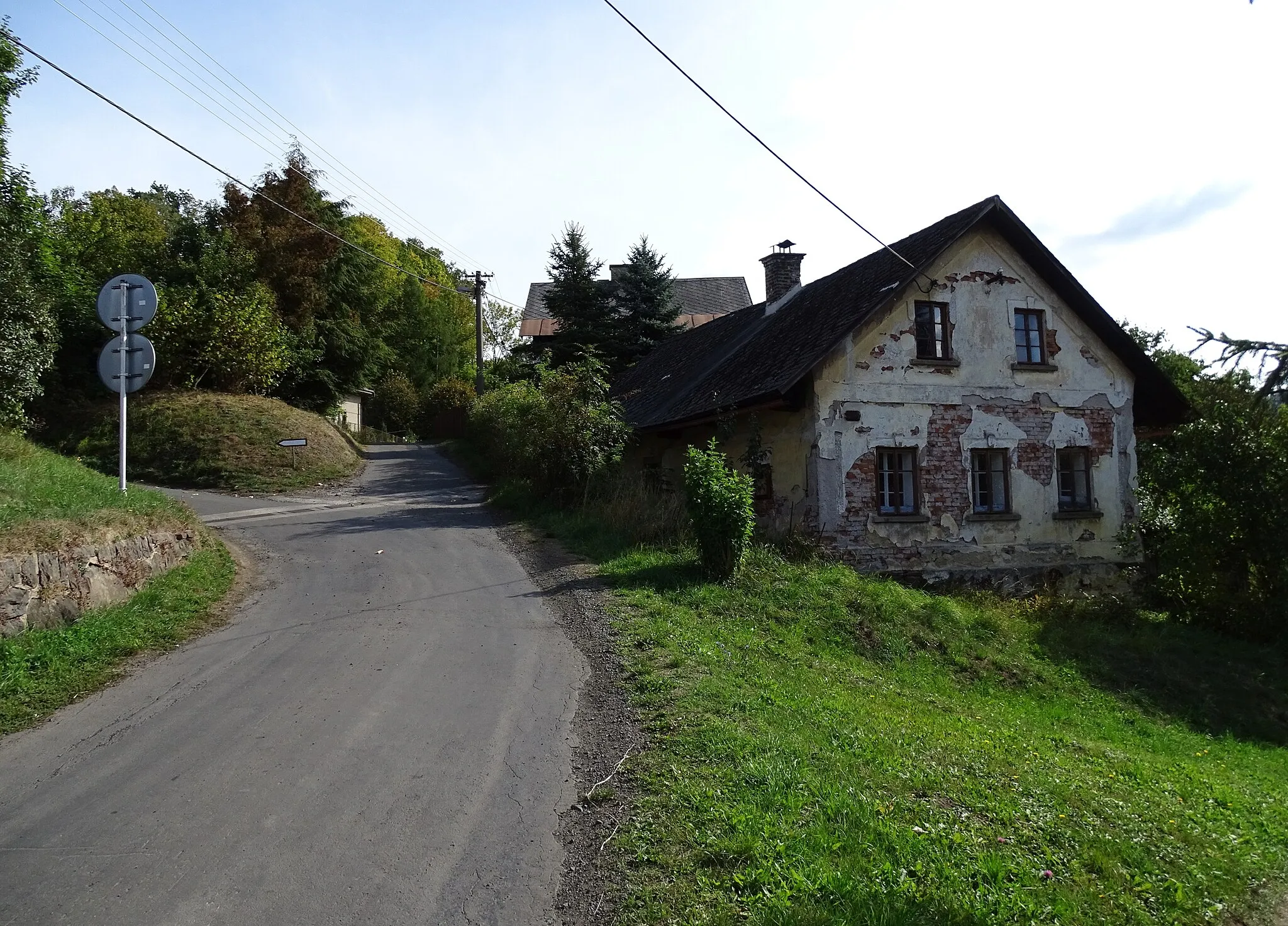 Photo showing: Háje nad Jizerou-Loukov, Semily District, Liberec Region, Czechia. House no. 42.