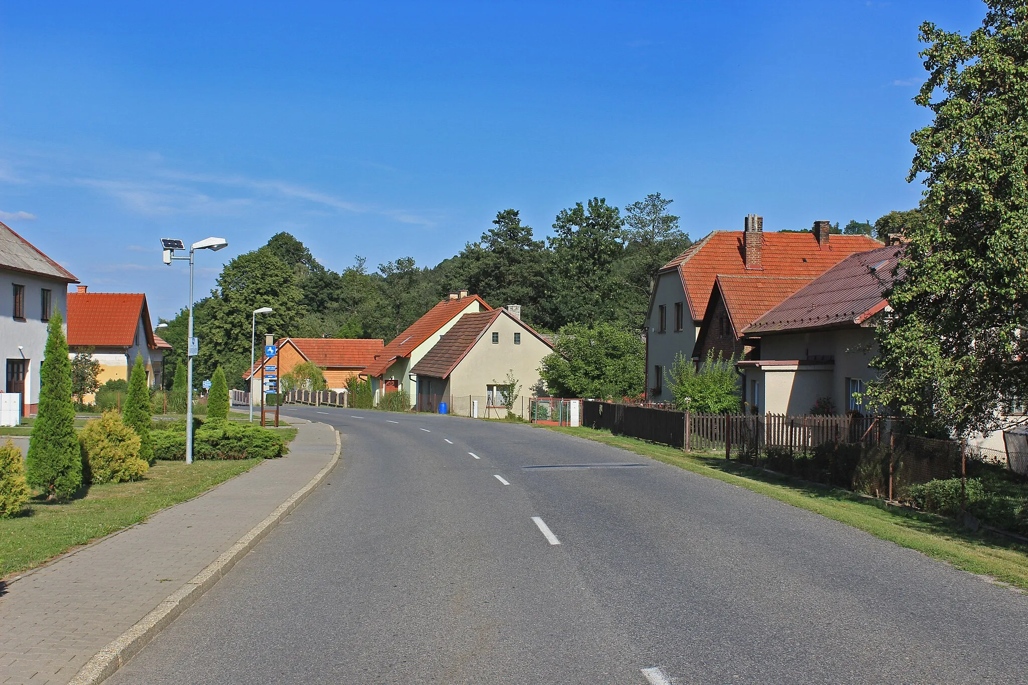 Photo showing: Road No 359 in Poříčí u Litomyšle, Czech Republic.