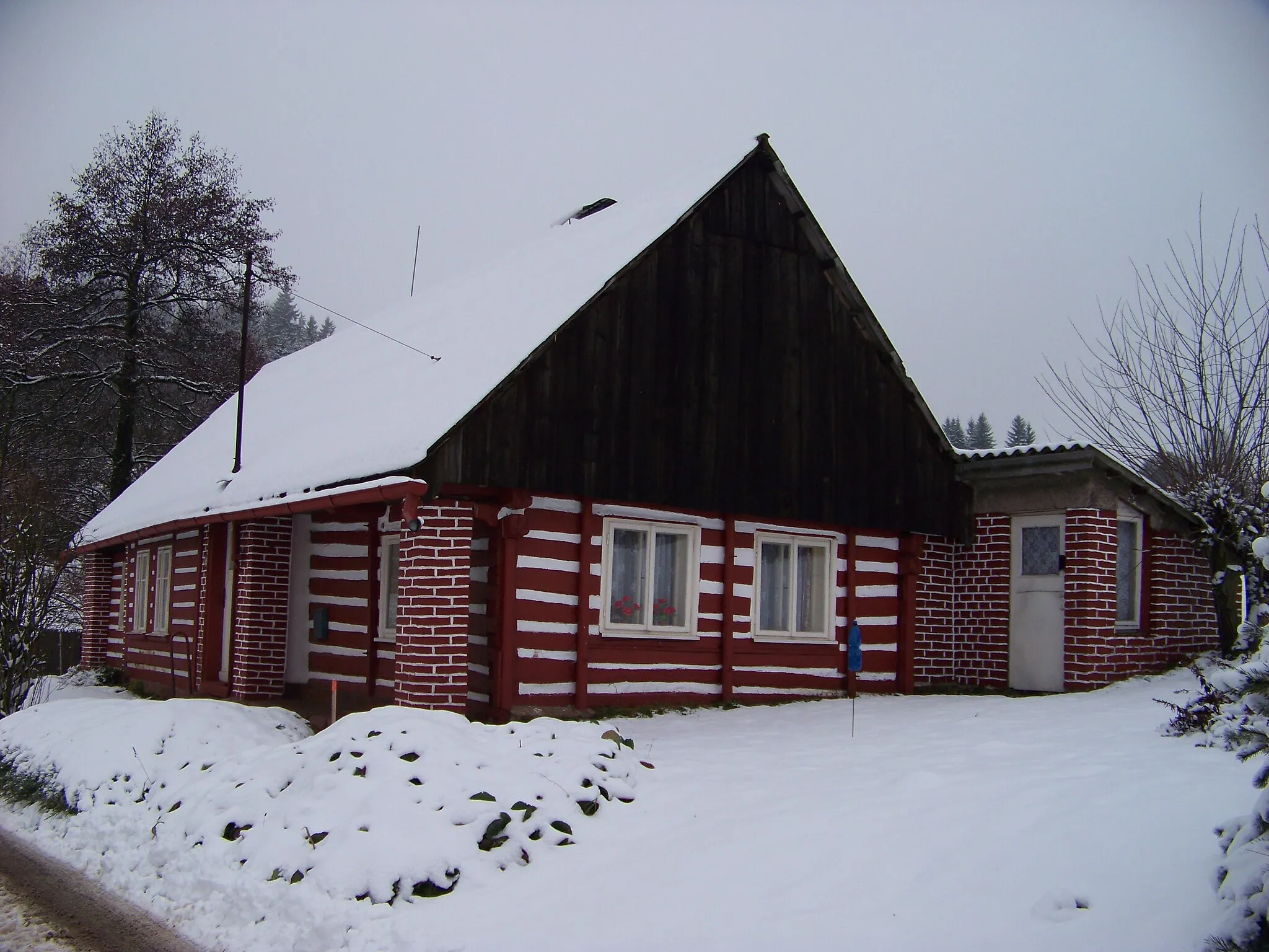 Photo showing: Lomnice nad Popelkou, Semily District, Liberec Region, Czech Republic. Hrádka 350.