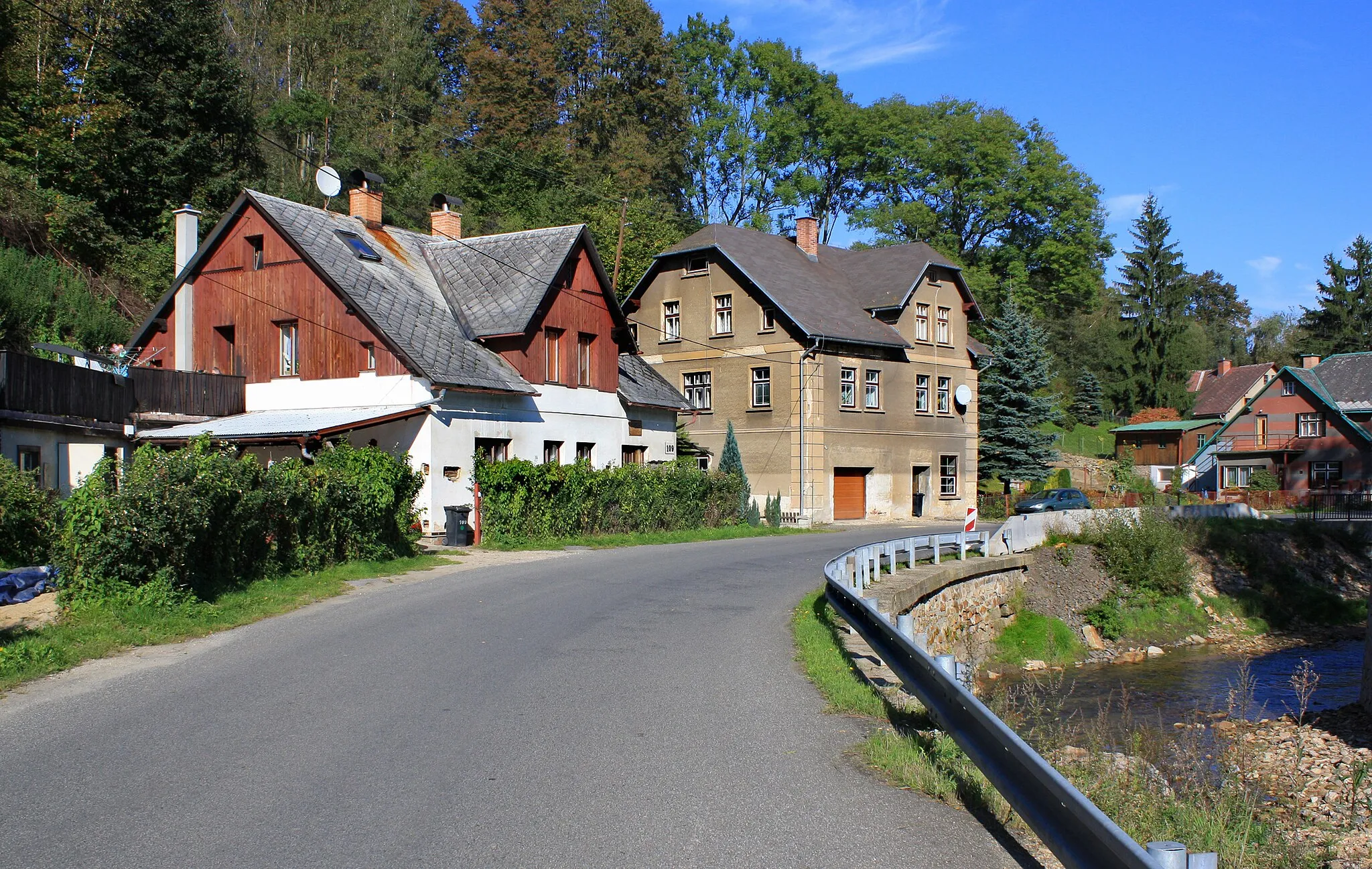 Photo showing: Road No 592 in the west part of Nová Ves, Czech Republic