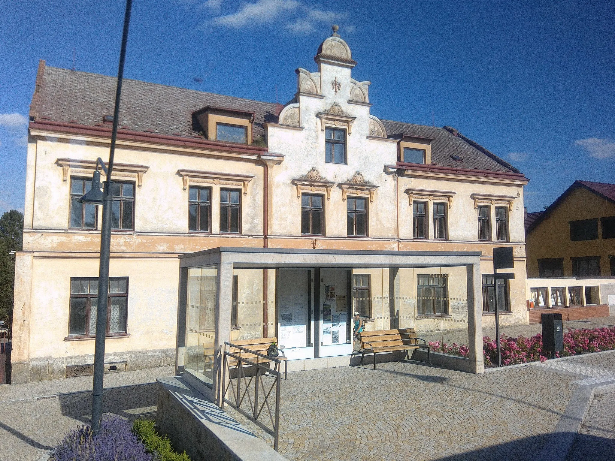 Photo showing: Dům na náměstí v Nasavrkách