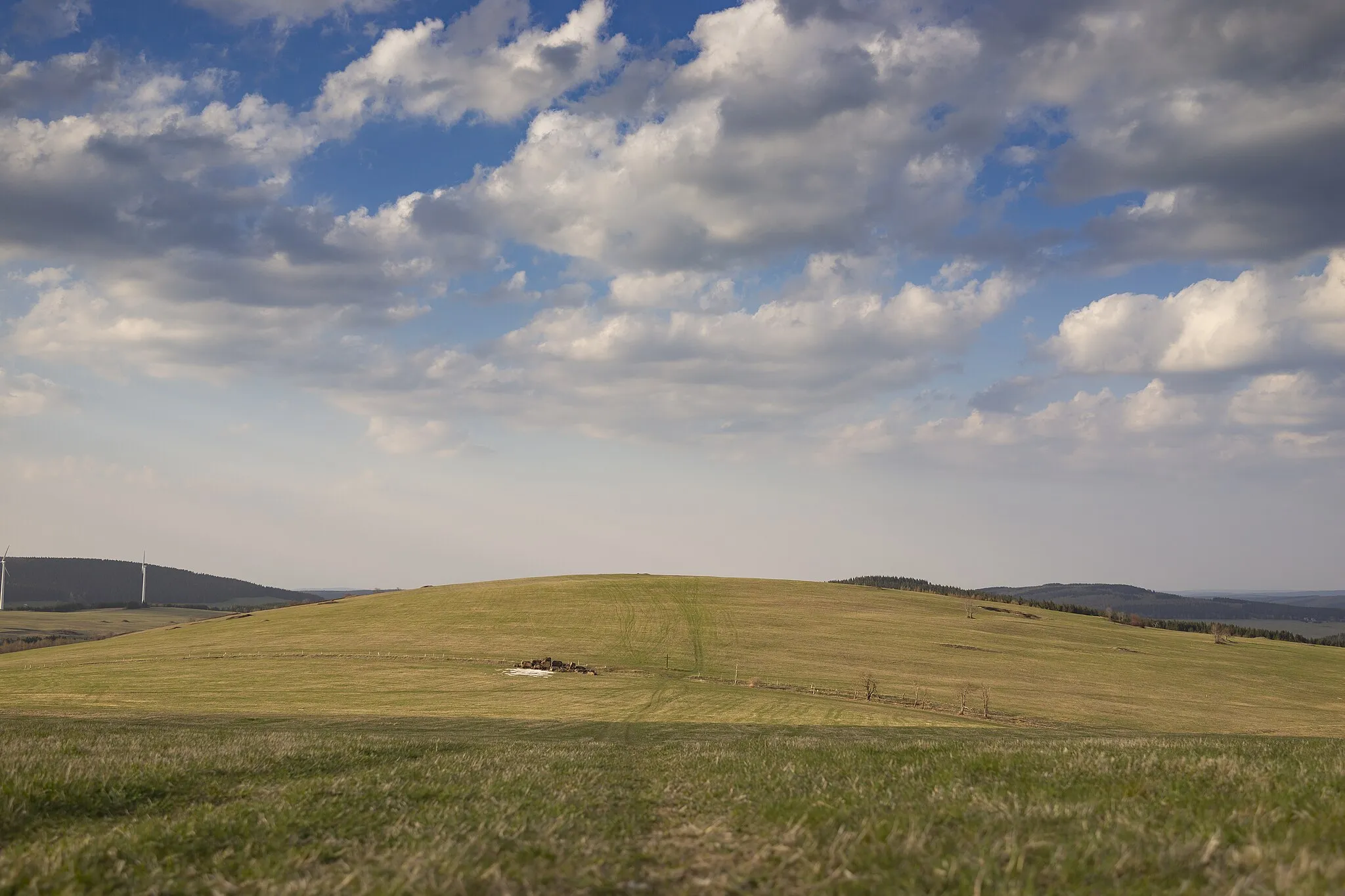 Photo showing: Hajský hill (989m) near Locna pod Klinovcem, Chomutov district, Czech Republic