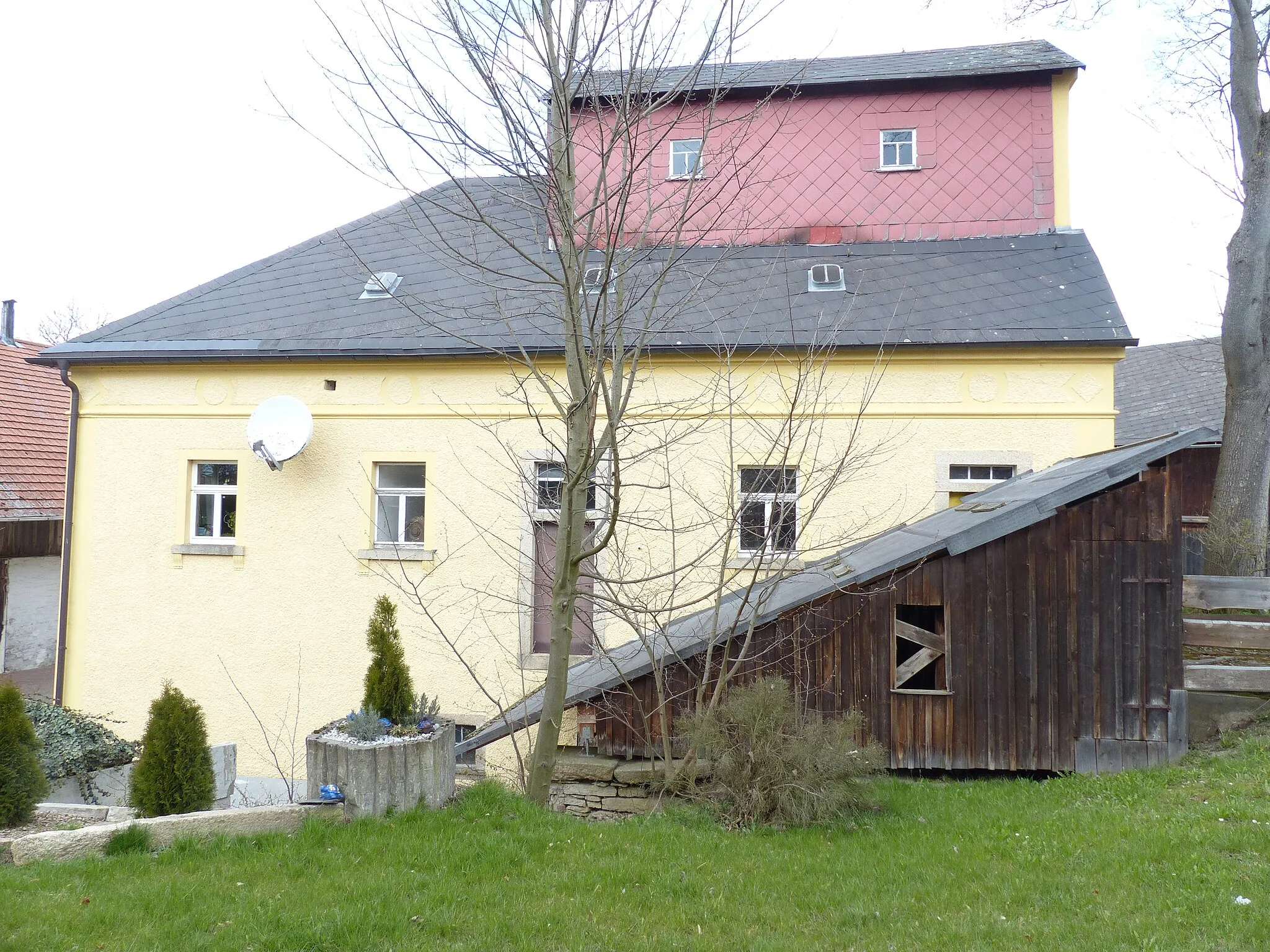 Photo showing: Klötzlamühle mit Mühlanlage, oberschlächtiges Wasserrad