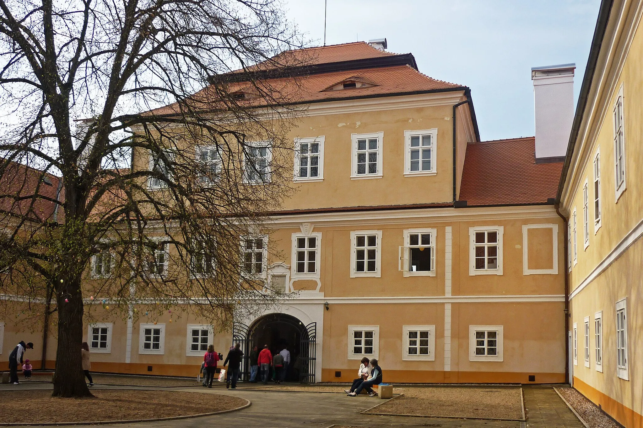 Photo showing: Innenhof im Waldstein-Schloss in Oberleutensdorf (Litvínov)