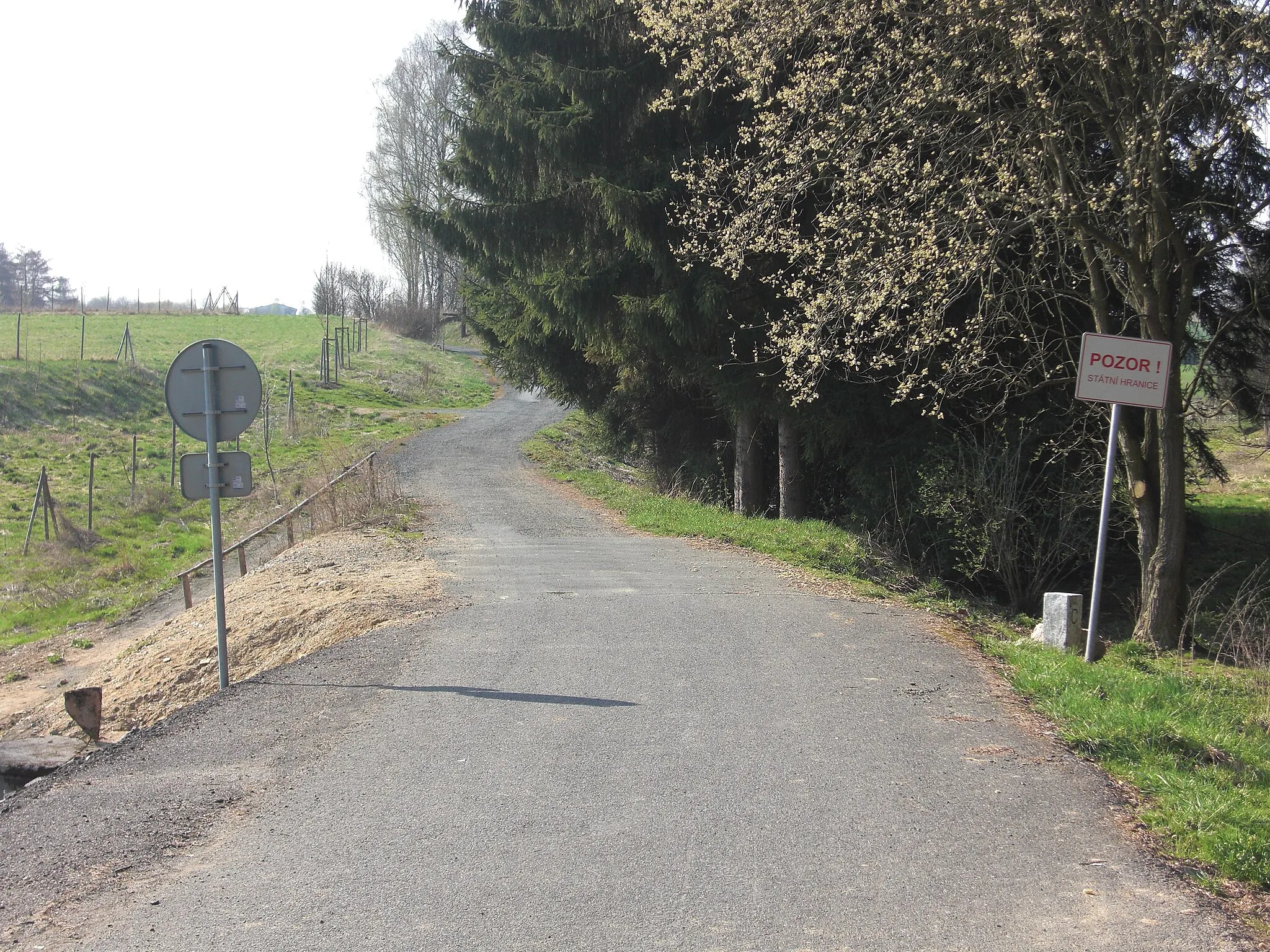 Photo showing: Border crossing