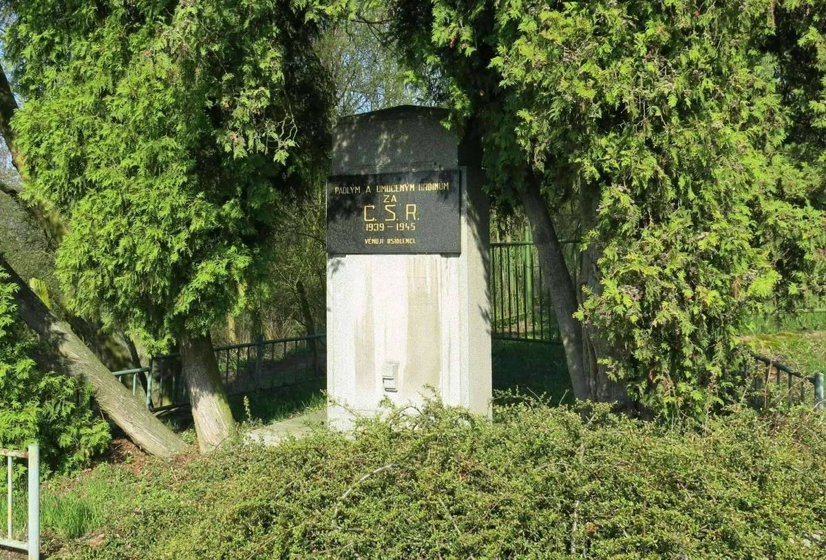 Photo showing: War memorial in Ústí nad Labem in Ústí nad Labem District – entry no. 14720.
