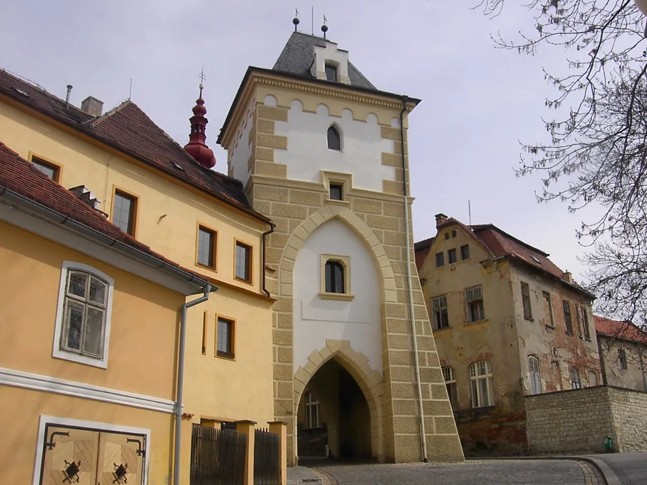 Photo showing: The Priests' Gate in Žatec, a view from the outer side.