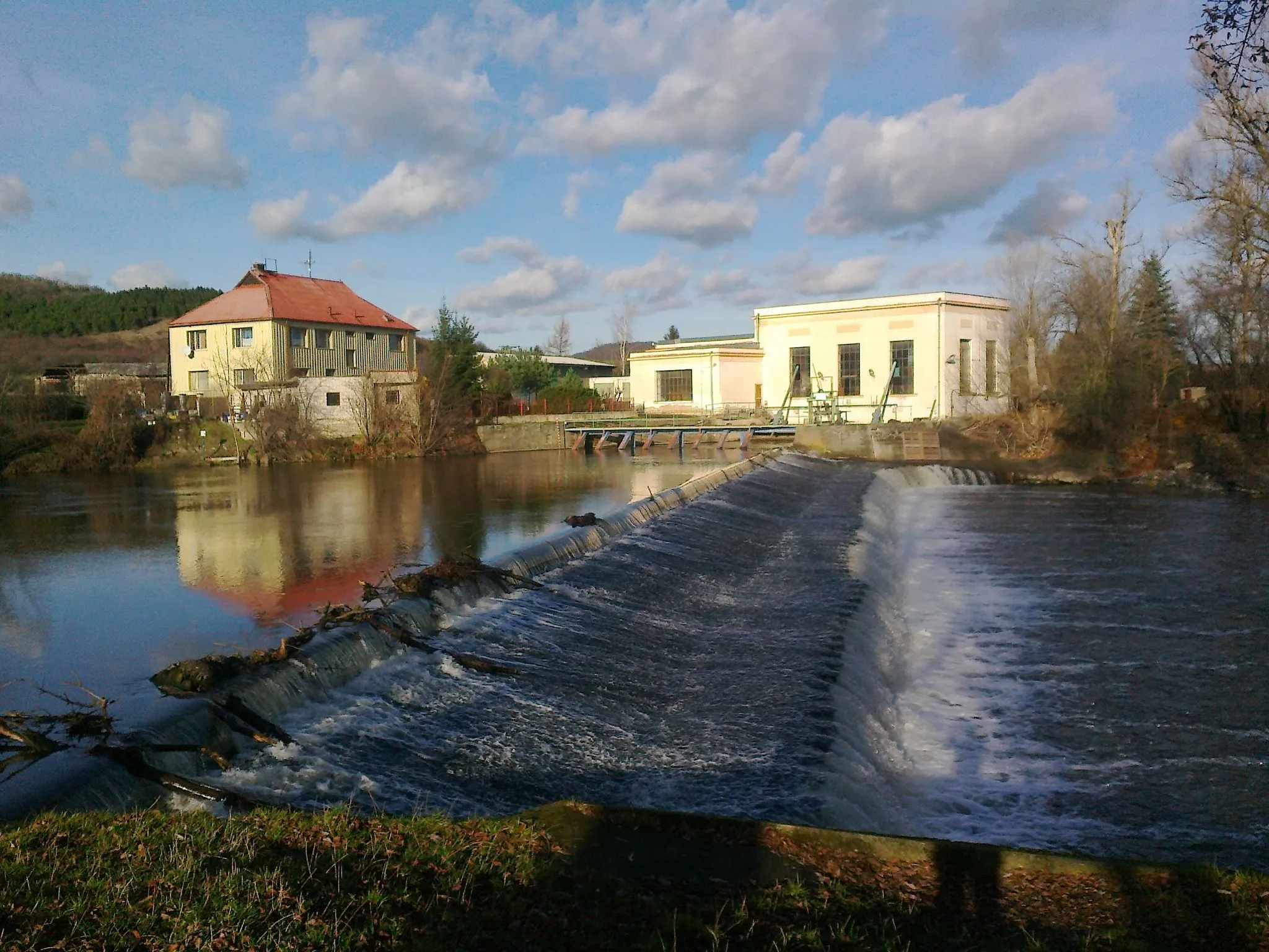 Photo showing: Hydroelectric power plant on Ohře river in Vršovice by Louny