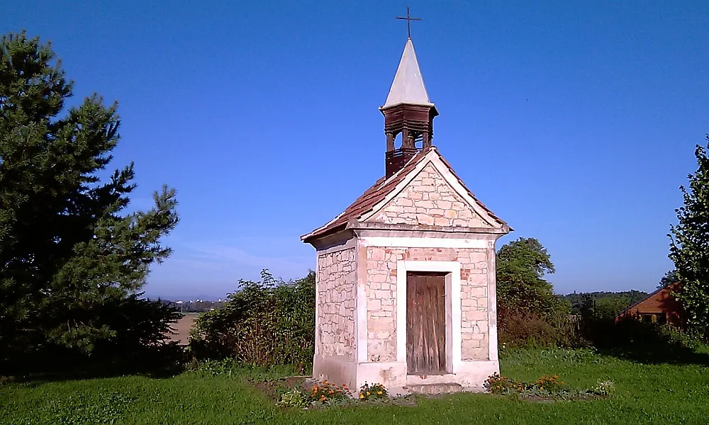 Photo showing: Little chapel in village Selibice near Zatec, Czech Republic