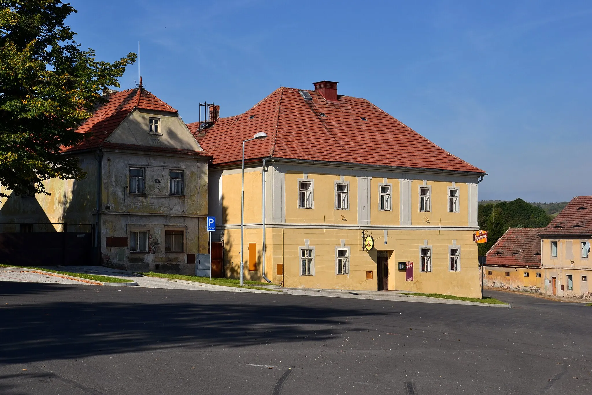 Photo showing: Buškovice - jižní náves