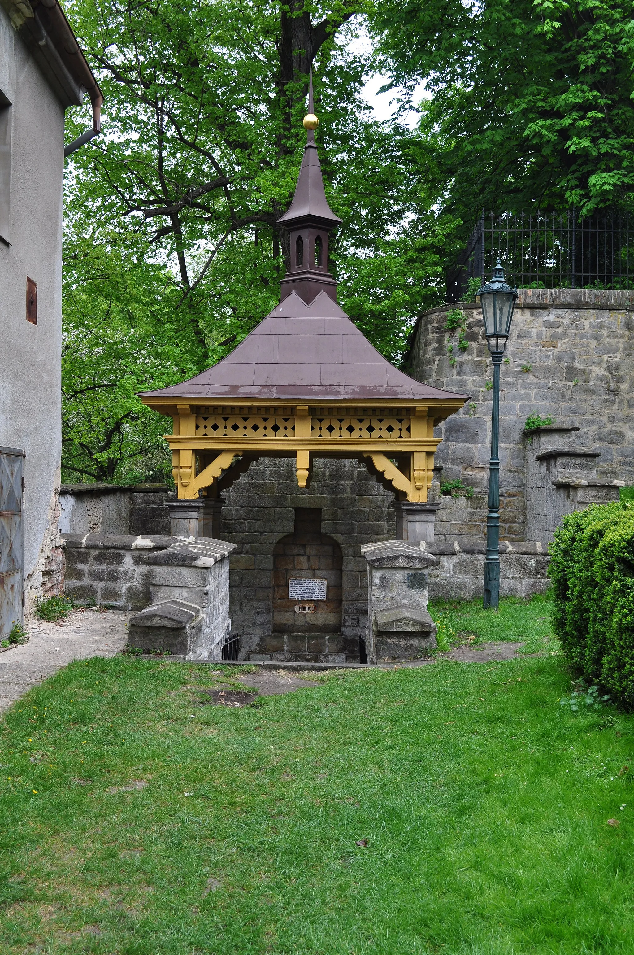 Photo showing: Peruc - Spring of Božena