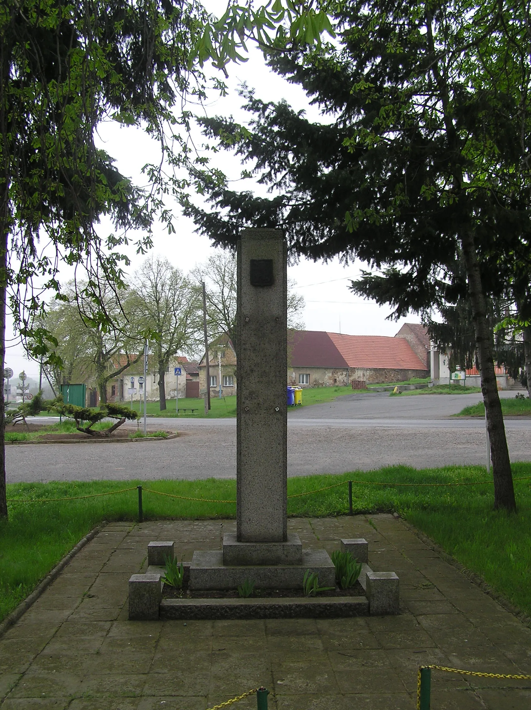Photo showing: World War I memorial in Očihov