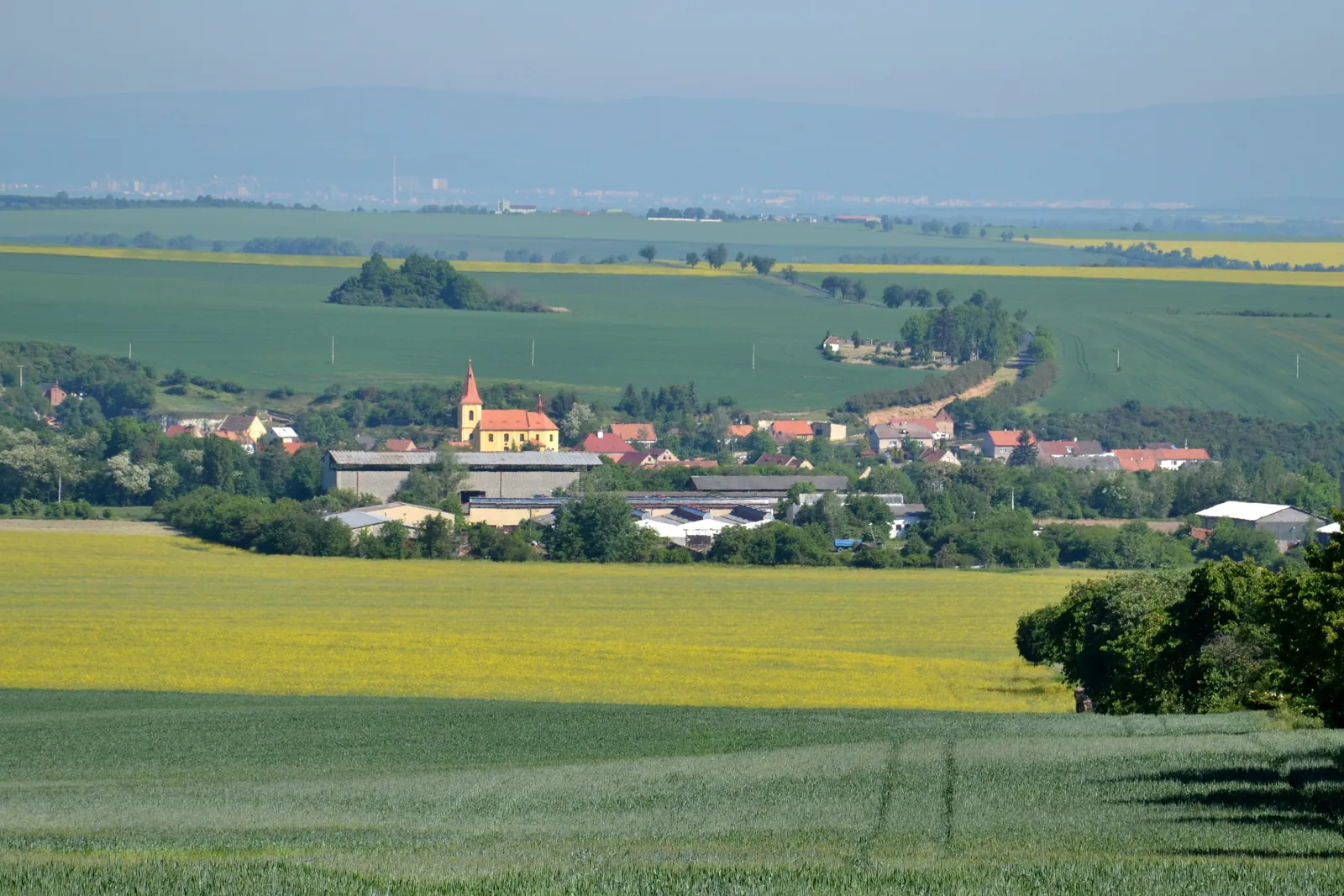 Photo showing: Libořice – pohled od jihu