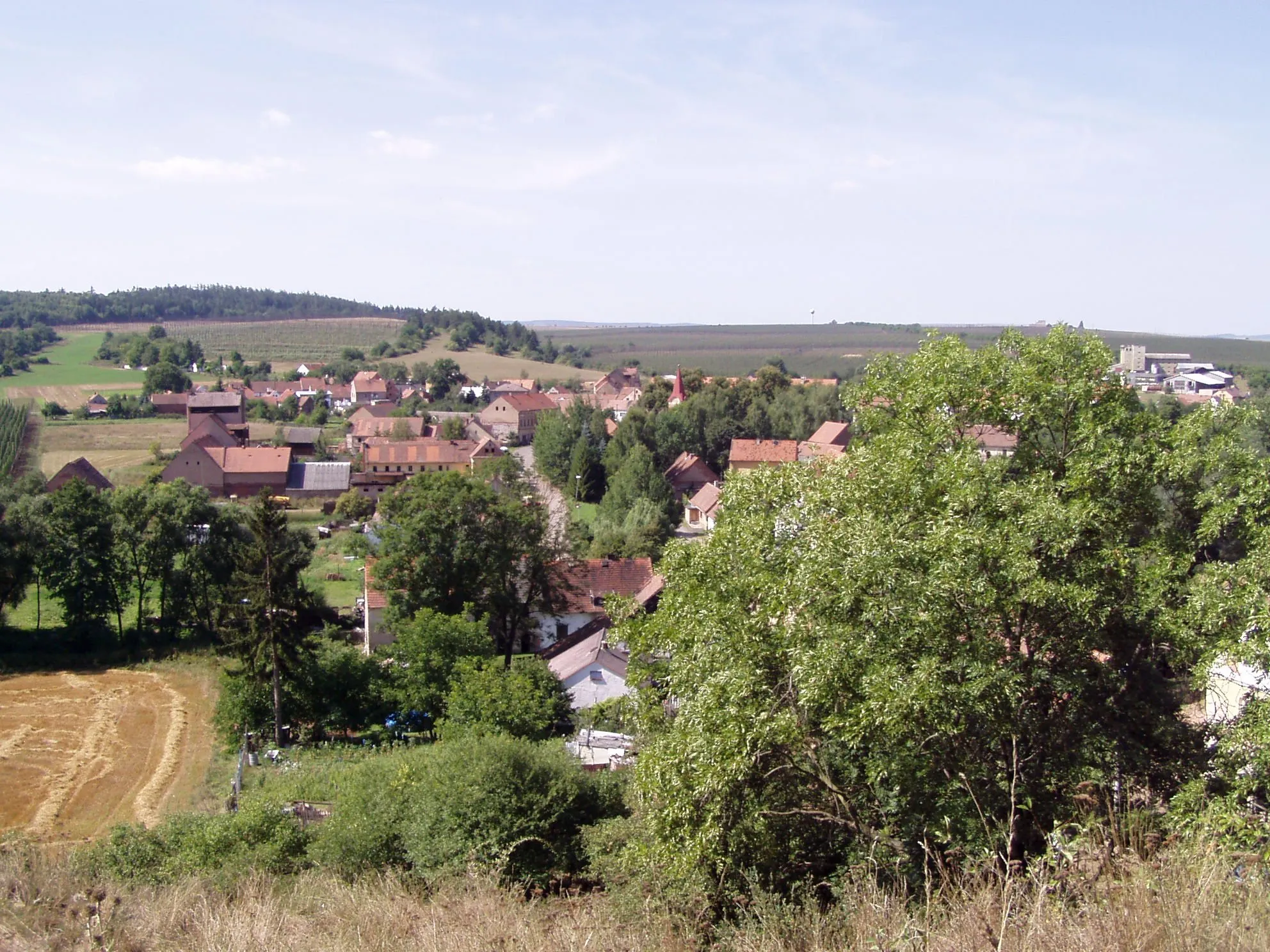 Photo showing: Besno - view