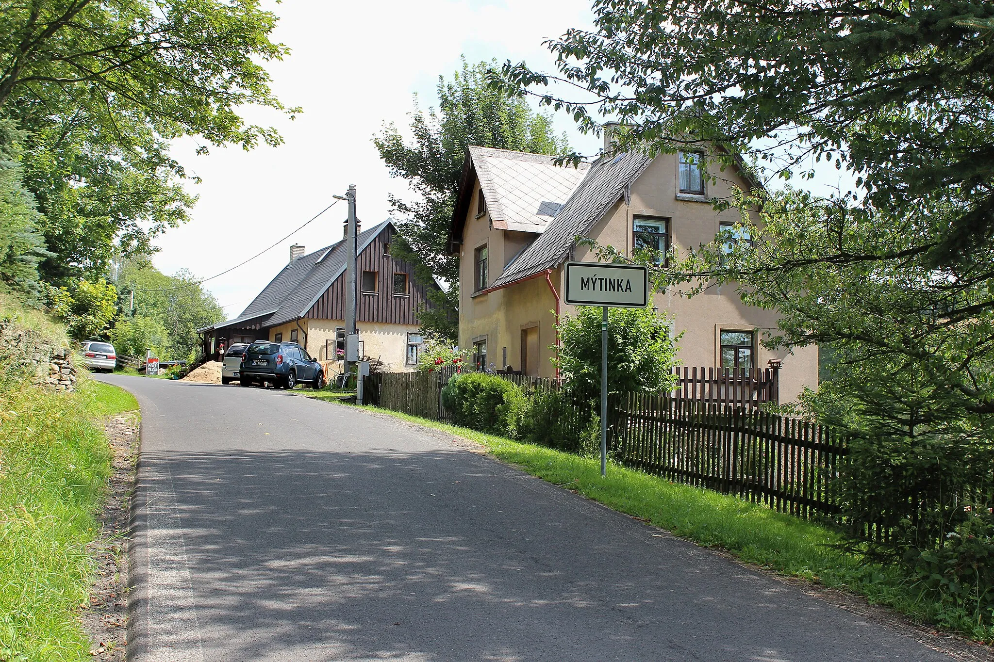 Photo showing: Road from Vykmanov to Mýtinka, part of Měděnec, Czech Republic.