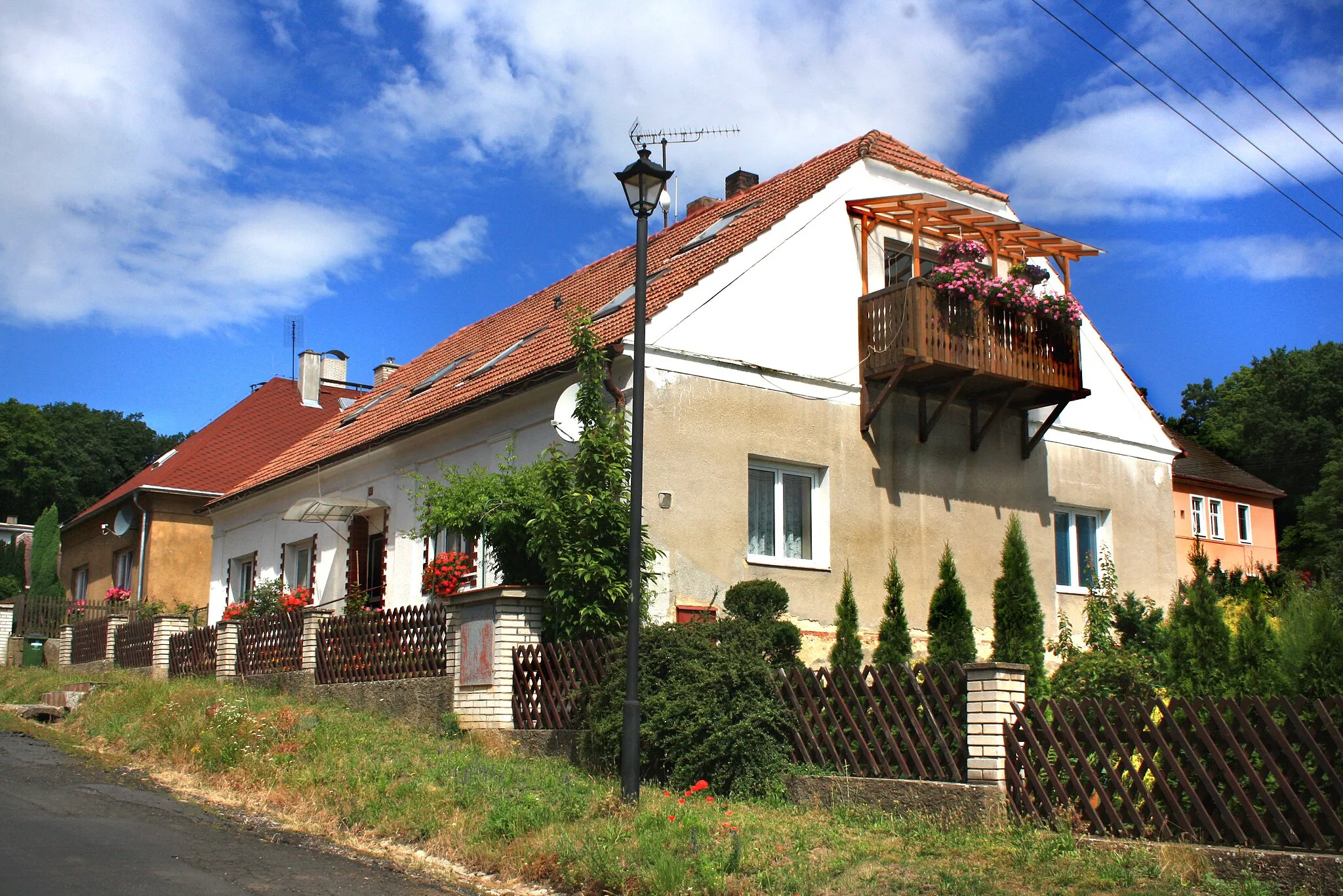 Photo showing: A house at Červený Hrádek, part of Jirkov, Czech Republic