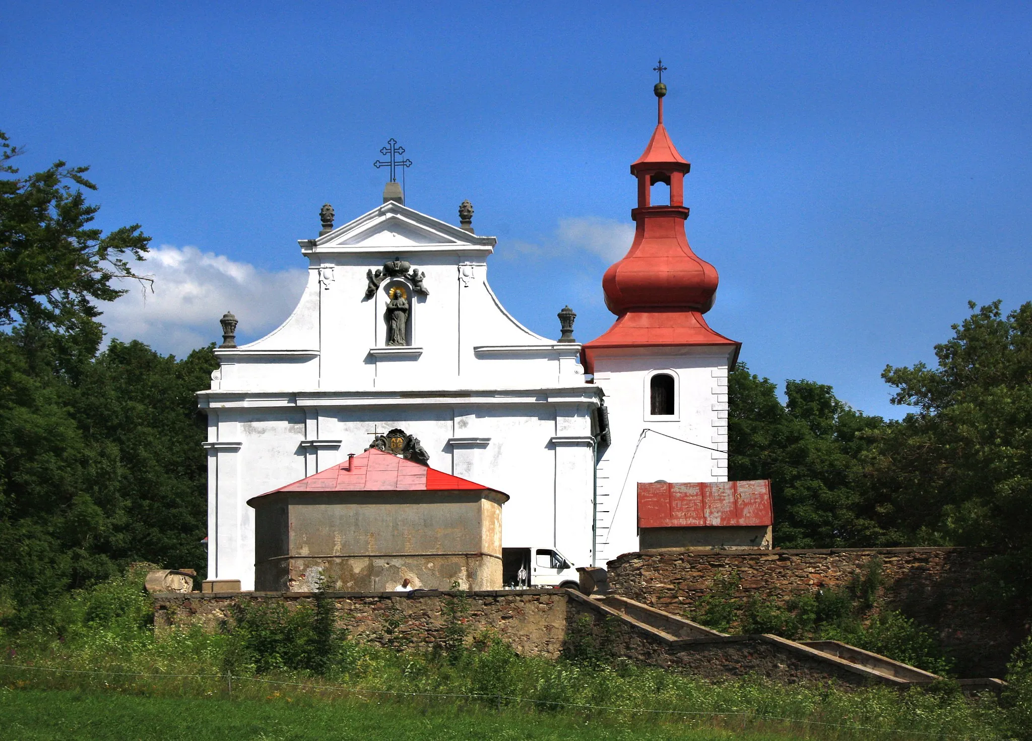 Photo showing: Church in Květnov, part of Blatno, Czech Republic