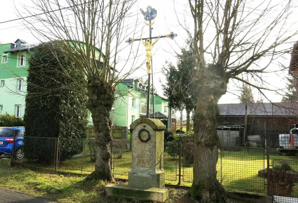 Photo showing: Wayside cross in Velký Šenov in Děčín District – entry no. 32272.