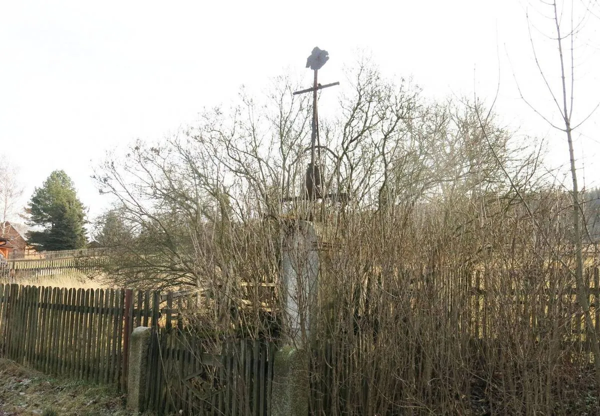 Photo showing: Wayside cross in Velký Šenov in Děčín District – entry no. 32236.