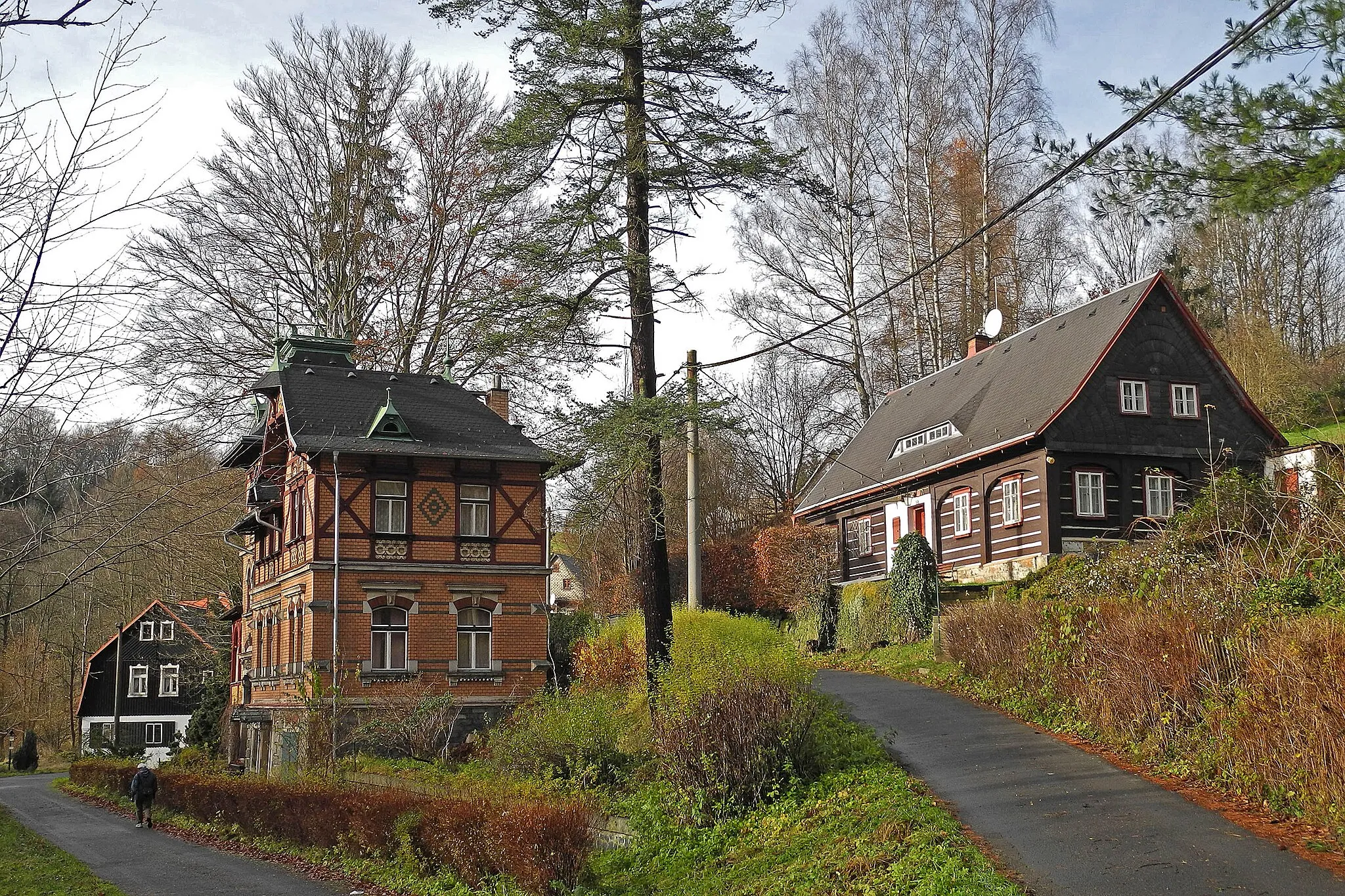 Photo showing: Haus Nr. 73, 83 und 11 in Krásný Buk (Schönbüchel)