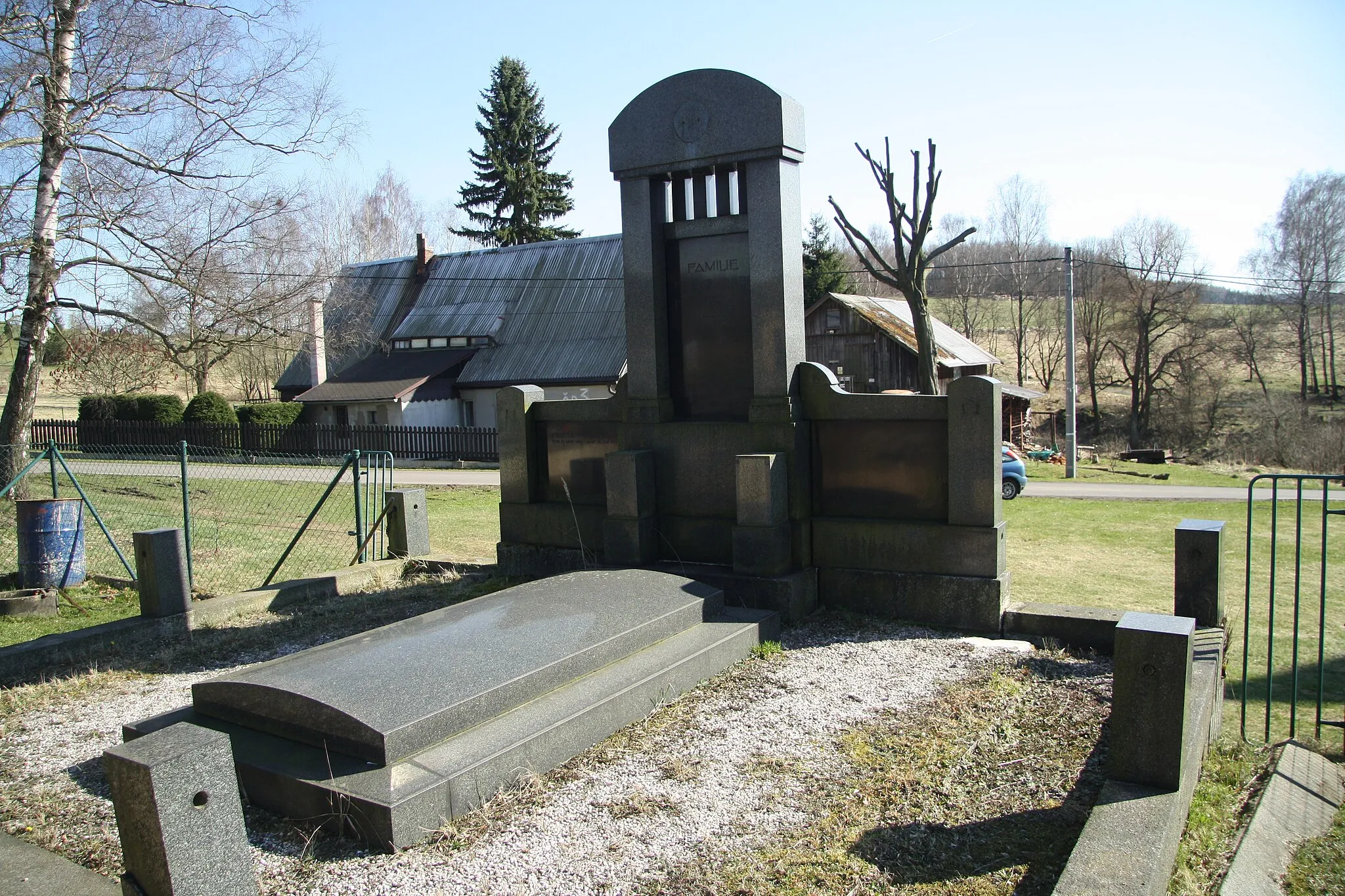 Photo showing: Grave in Marketa, Dolní Poustevna, Děčín District.