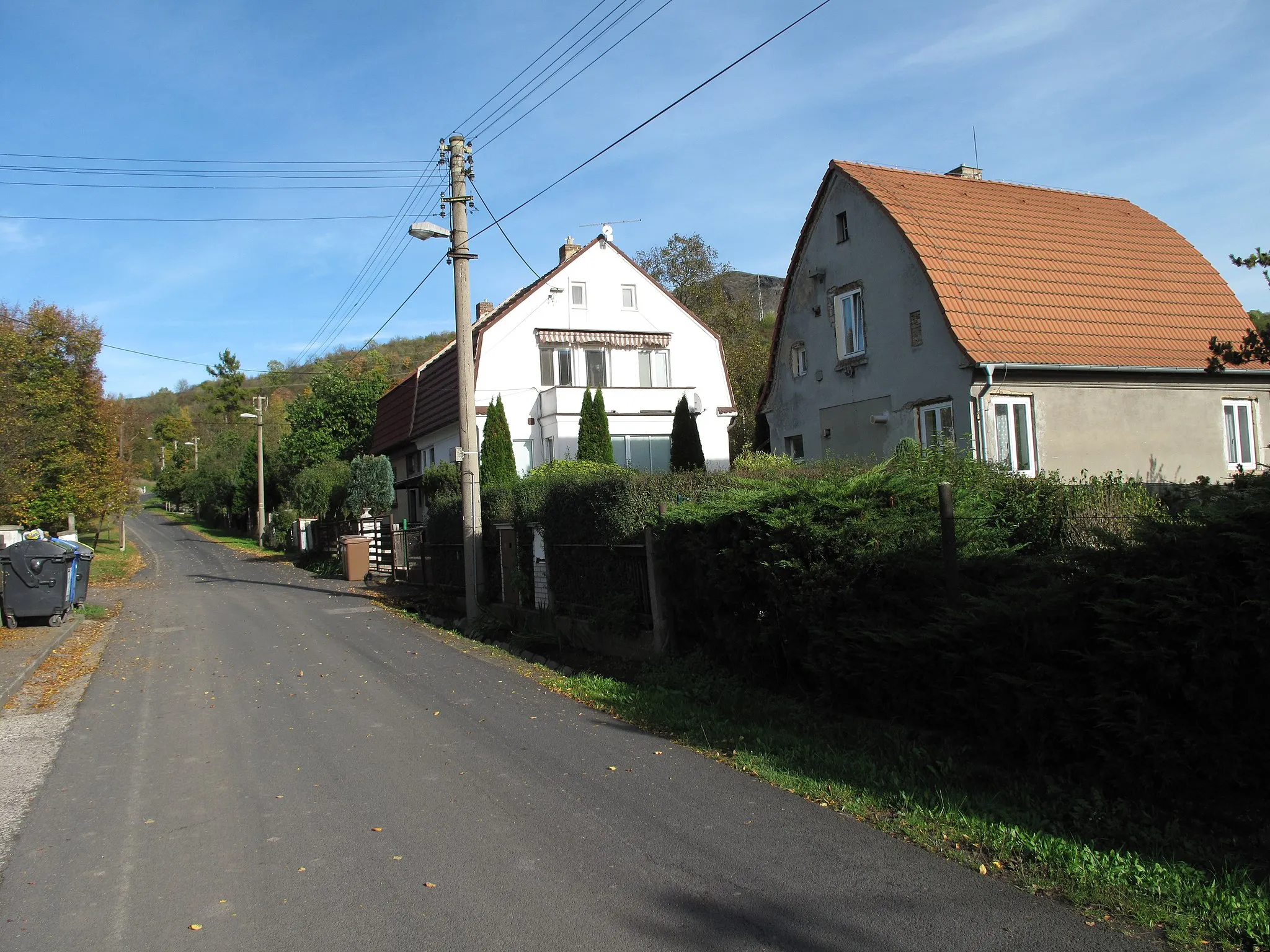 Photo showing: Housesin Žalhostice. District of Litoměřice, Czech Republic.