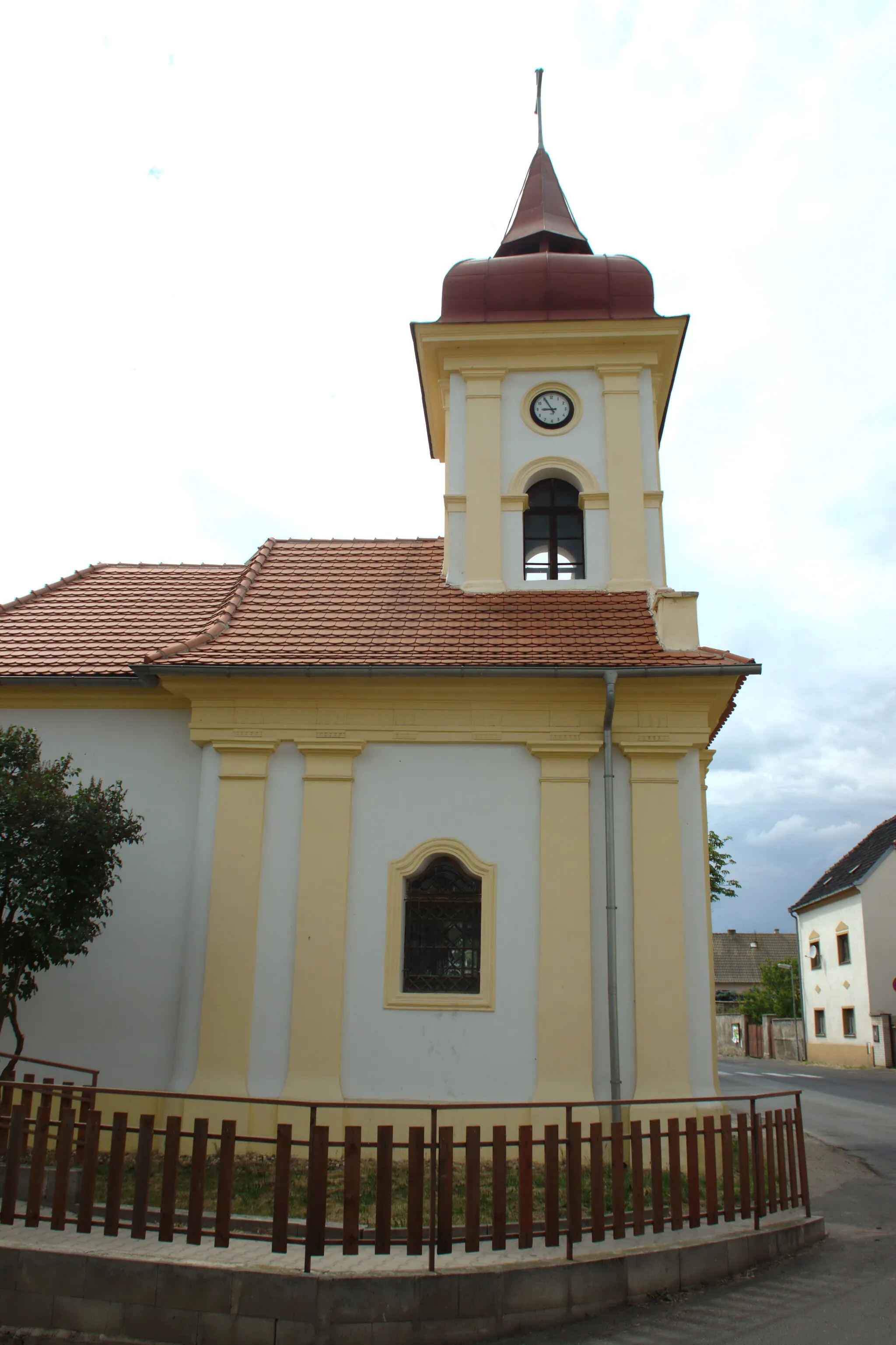 Photo showing: A chapel in Vrutice, near the main road, Ústí Region, CZ