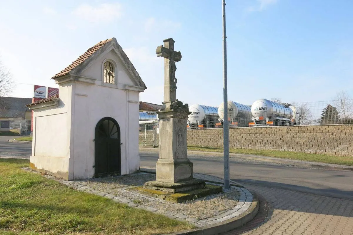 Photo showing: Wayside cross in Roudnice nad Labem in Litoměřice District – entry no. 19839.