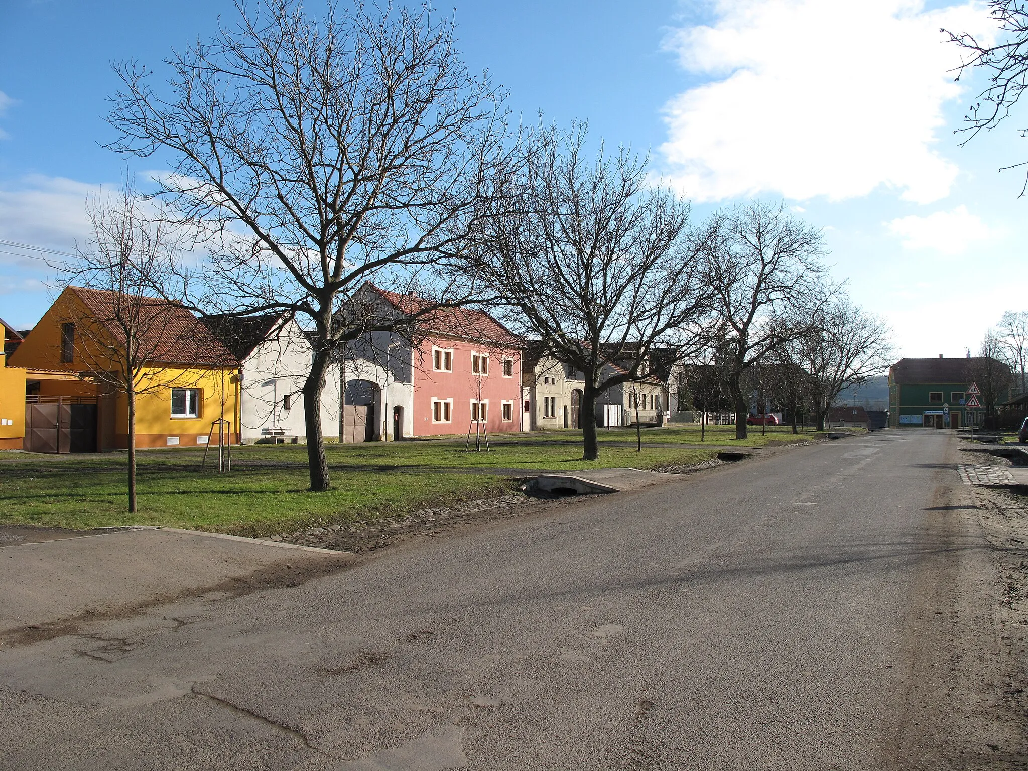 Photo showing: Semi-trailerin Radovesice. District of Litoměřice, Czech Republic.