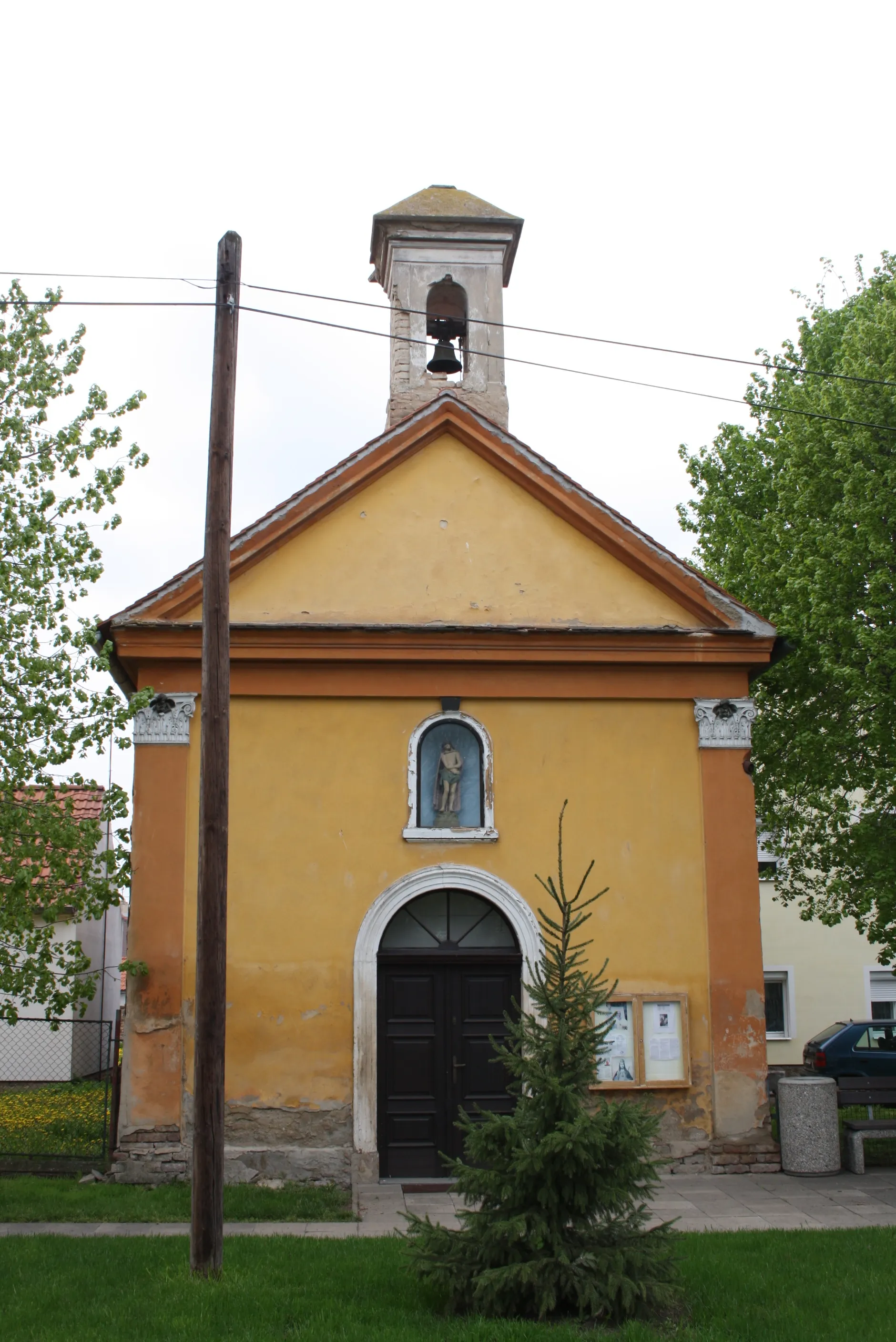 Photo showing: Kaplička v Lukavci v okrese Litoměřice (pohled od jihovýchodu).