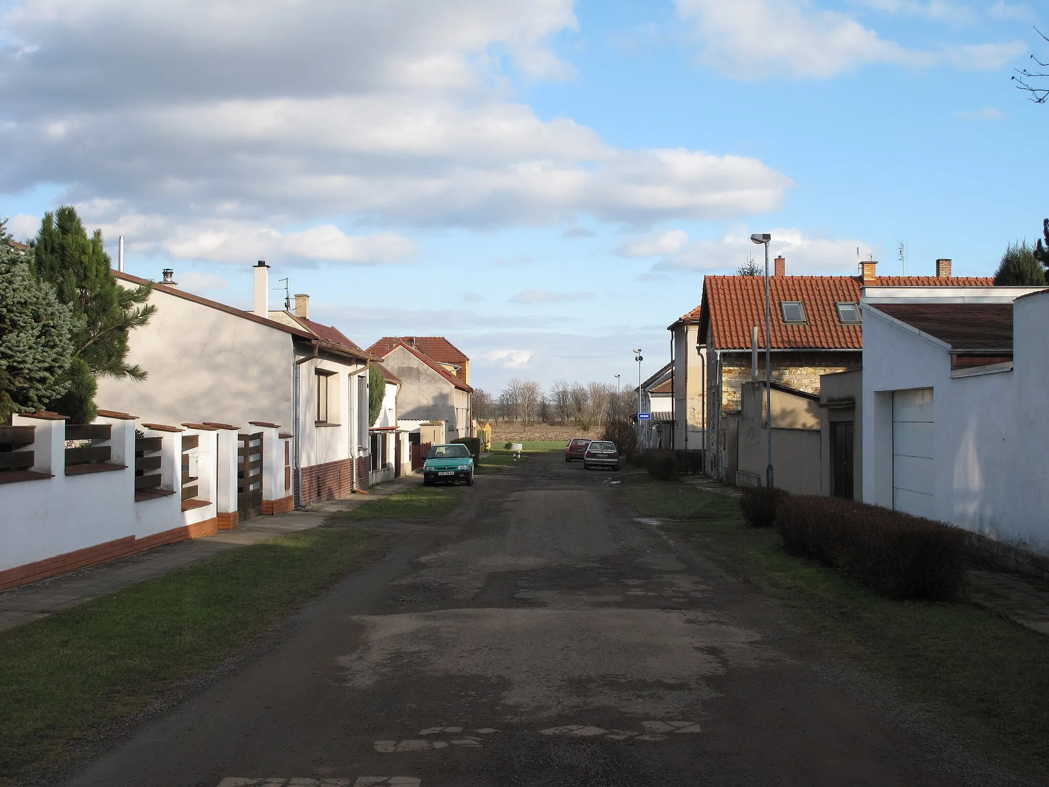Photo showing: Streetin Poplzy. District of Litoměřice, Czech Republic.