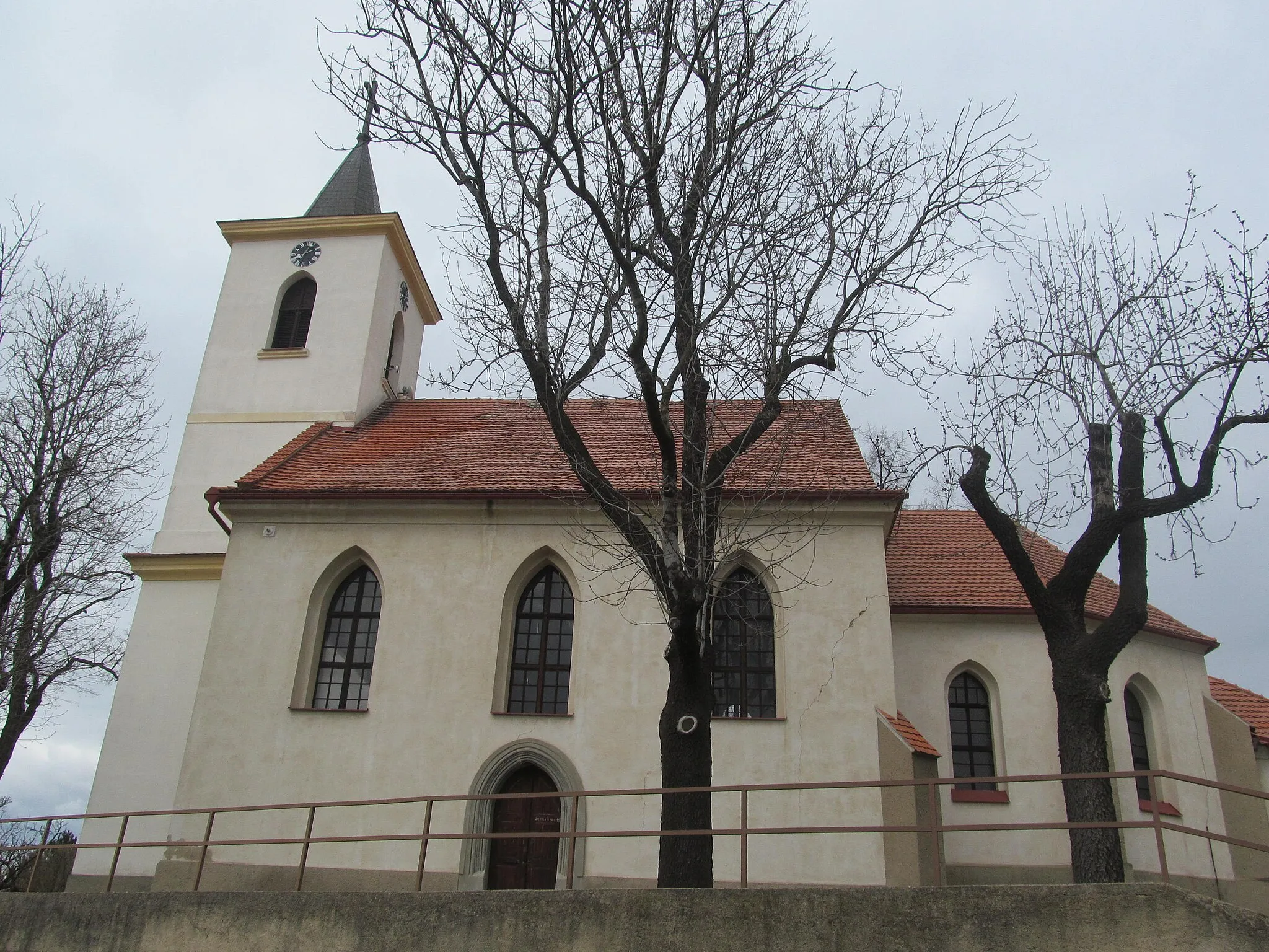 Photo showing: Church of Saint John the Baptist in Klapý