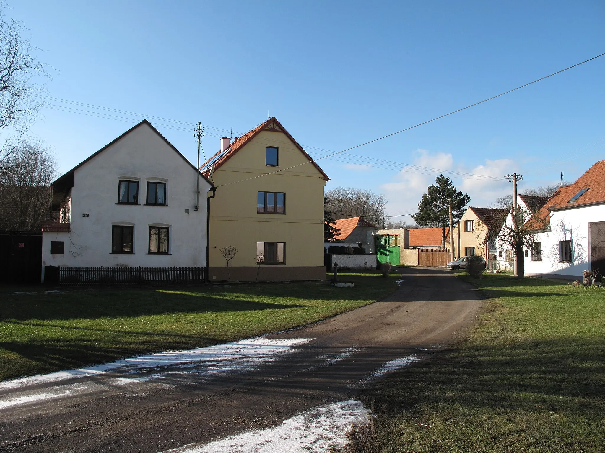 Photo showing: Semi-trailerin Písty. District of Litoměřice, Czech Republic.