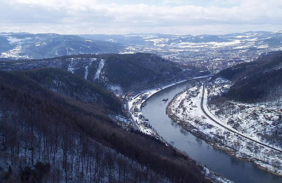 Photo showing: Pohled na Loubí a Děčín z Růžového hřebenu v zimě