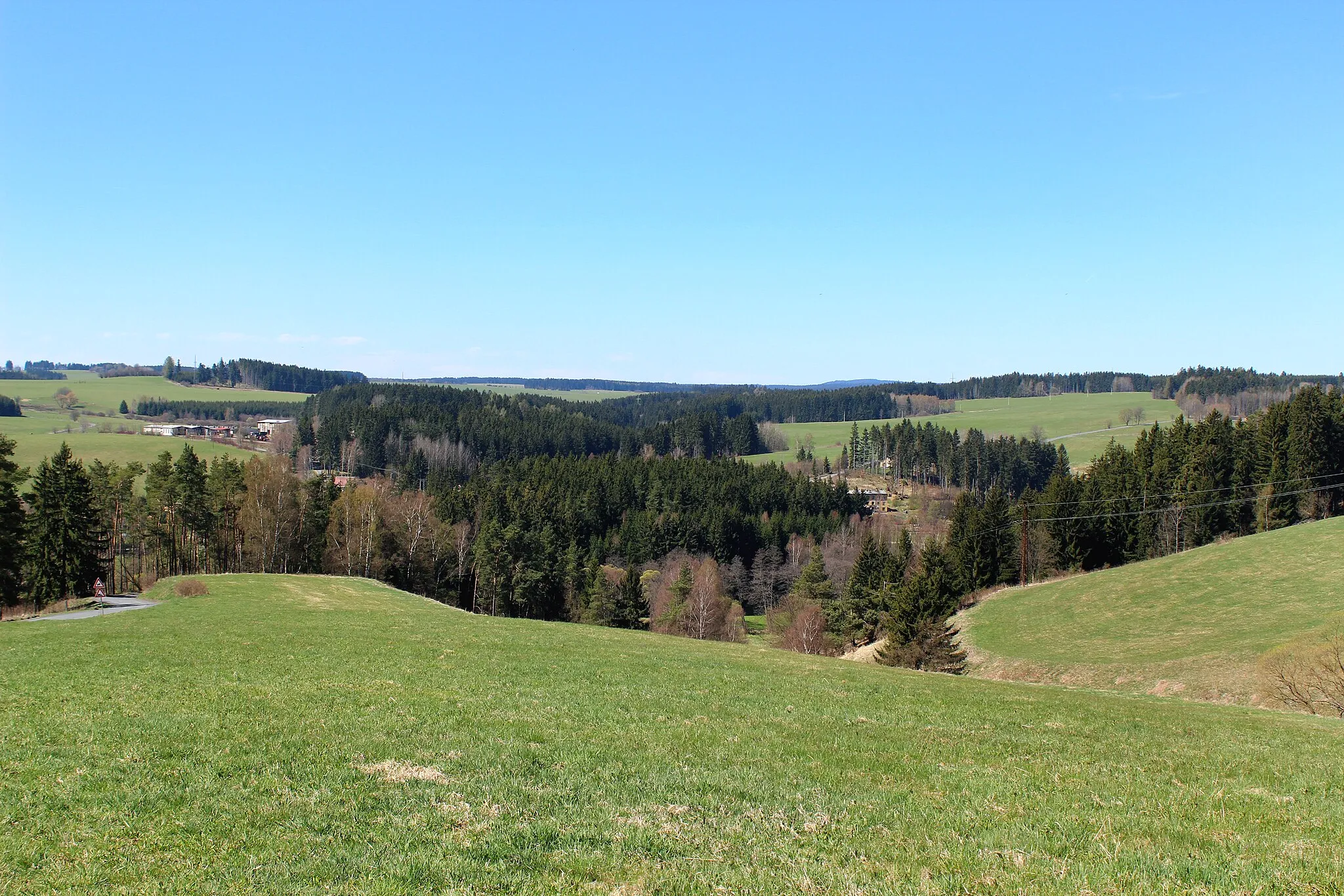 Photo showing: Landscape by Poutnov, part of Teplá, Czech Republic