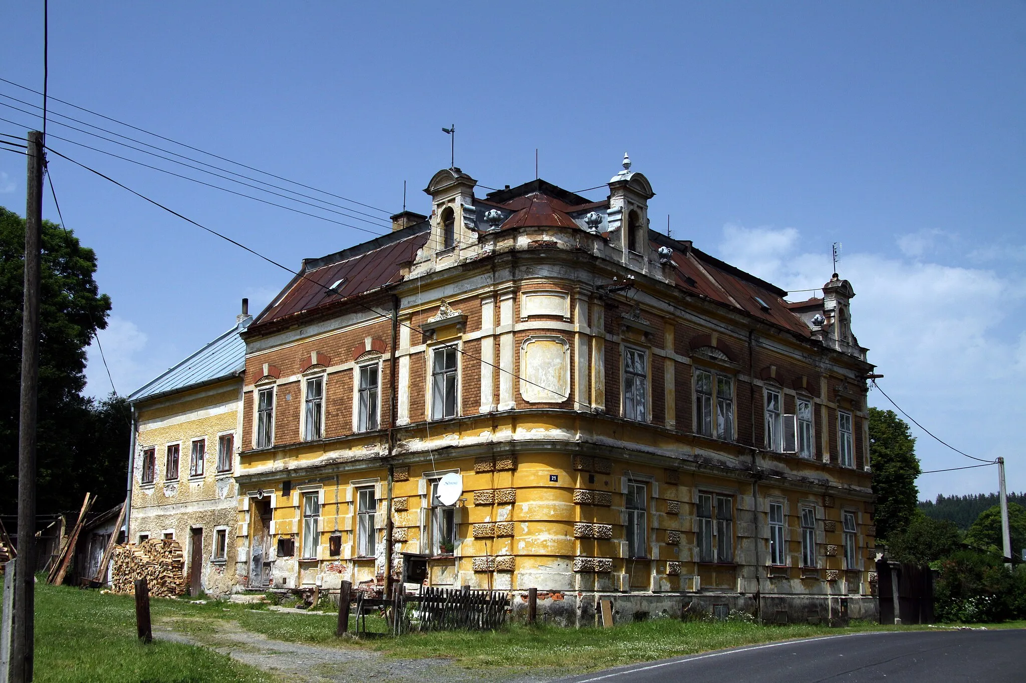 Photo showing: Building in Prameny village in Cheb District, Czech Republic
