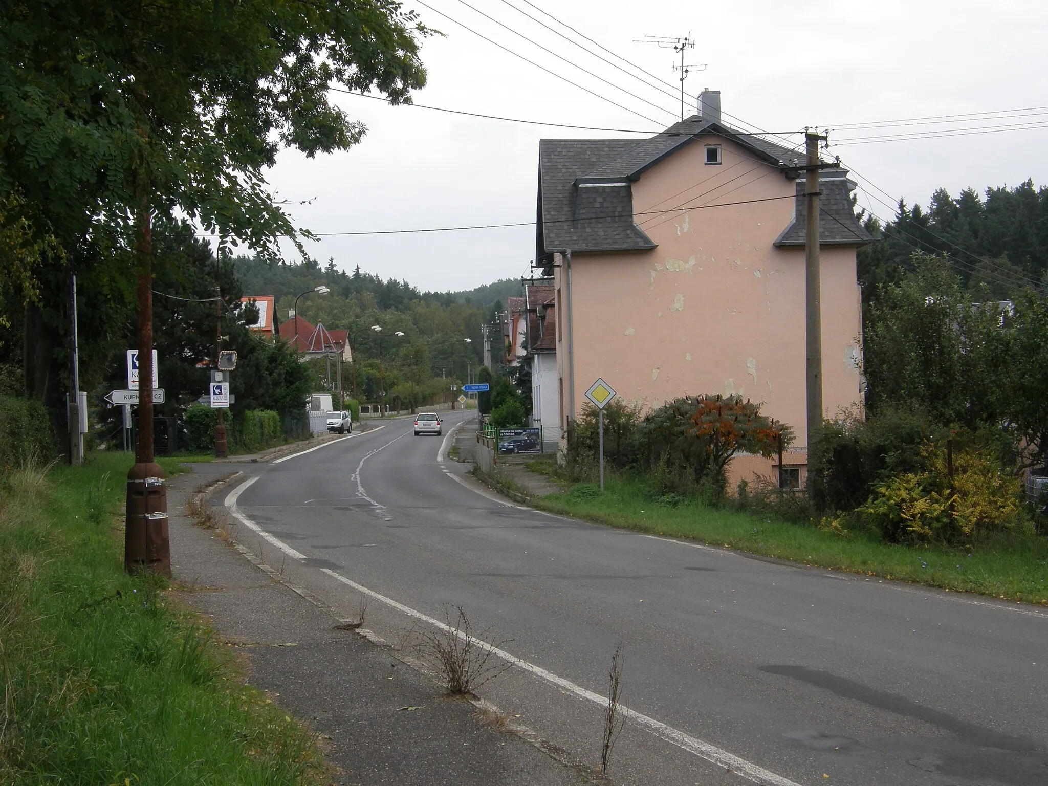 Photo showing: Main road, direction from Sadov to Bor