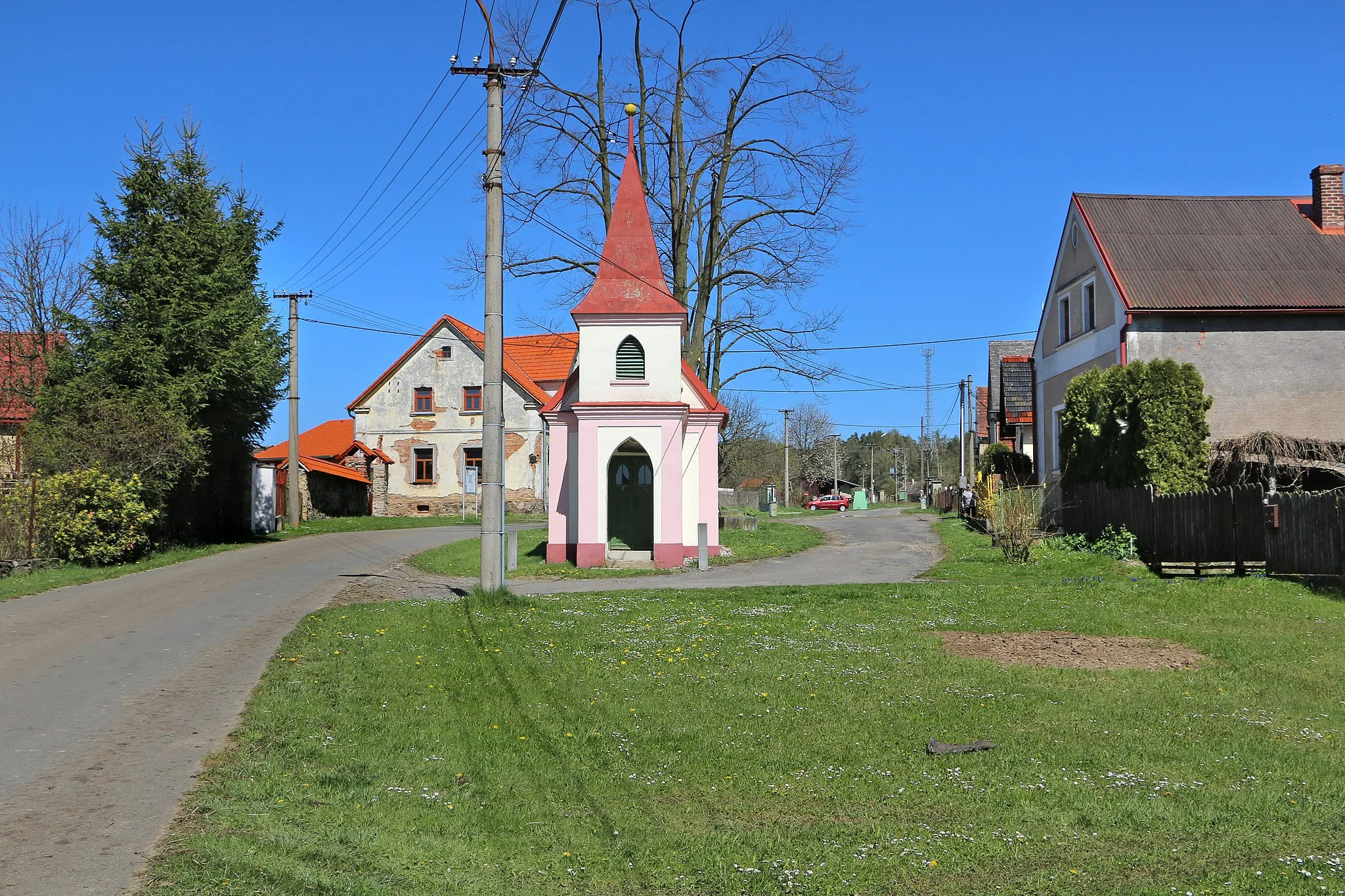 Photo showing: Common in Krásné Údolí, part of Černošína, Czech Republic.