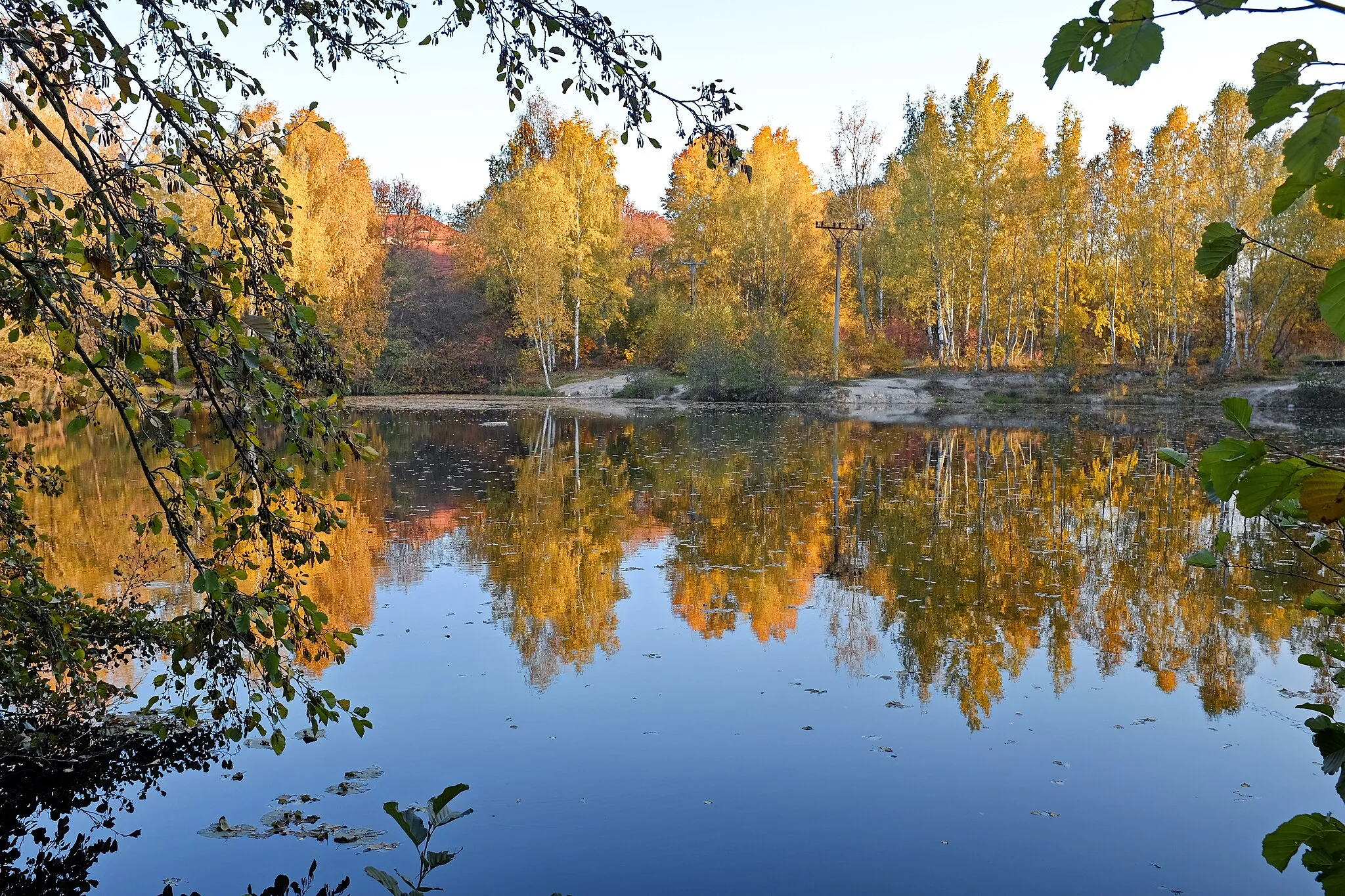 Photo showing: Sedlec u Karlových Varů, rybník po těžbě kaolínu