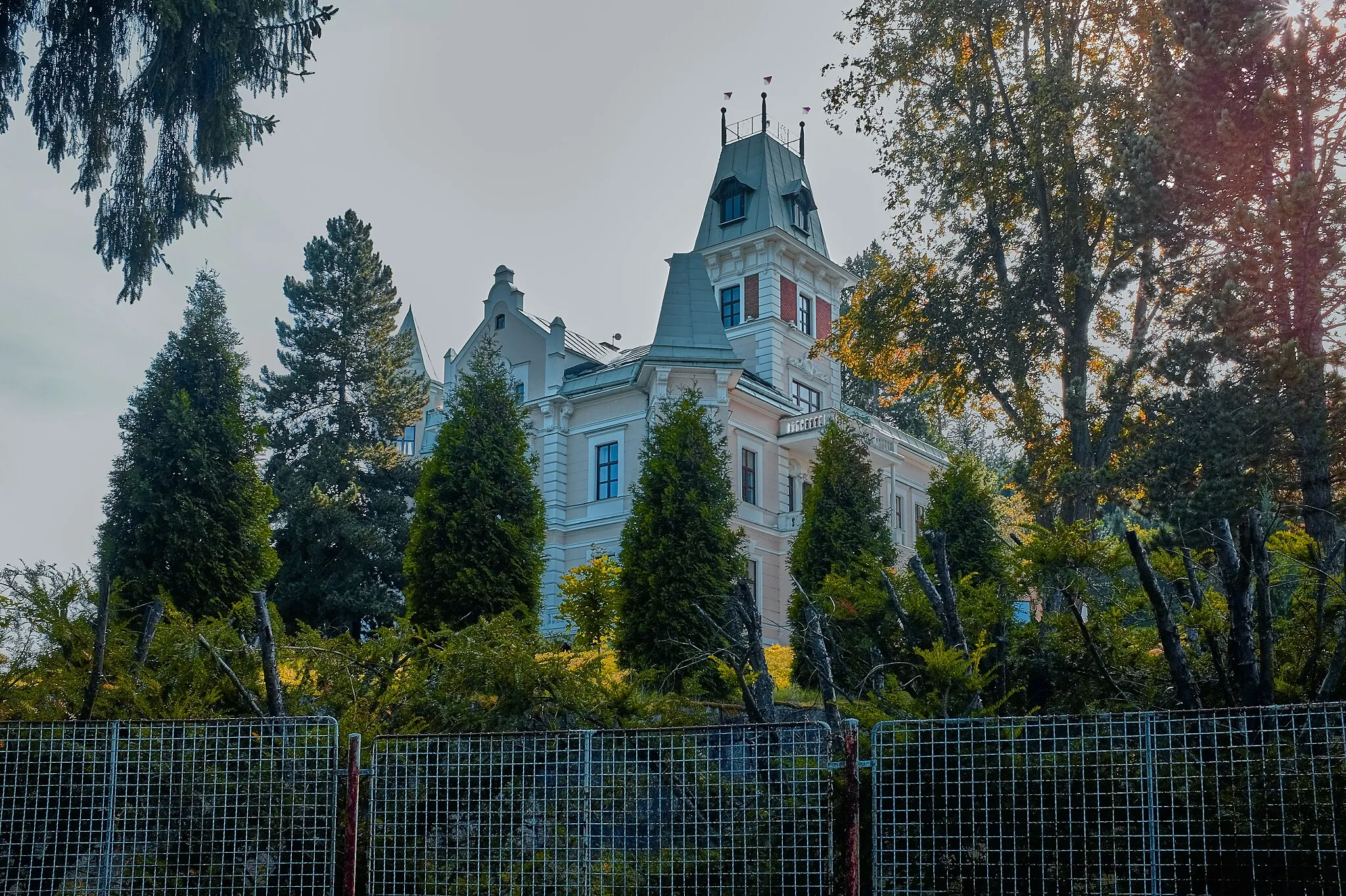 Photo showing: Cihelny, část města Karlovy Vary, zámeček