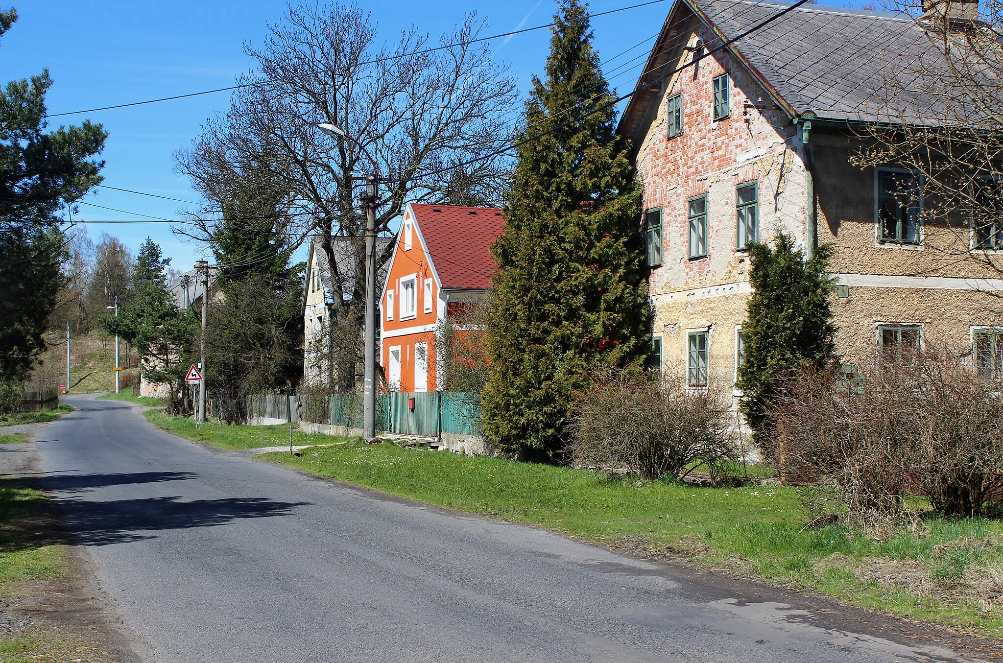 Photo showing: West part of Dlouhá Lomnice, part of Bochov, Czech Republic