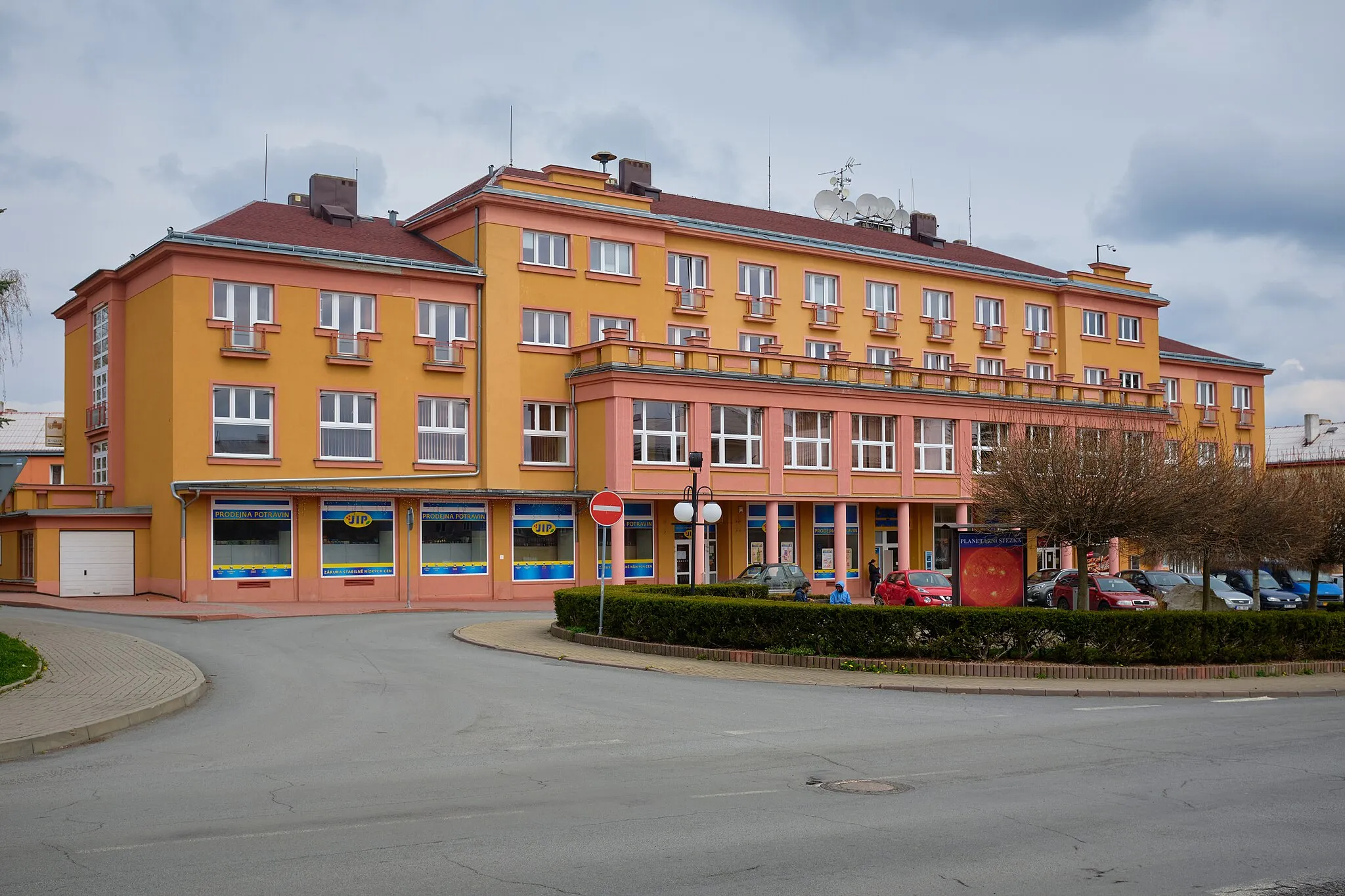 Photo showing: Horní Slavkov MěÚ, dříve hotel Tatran