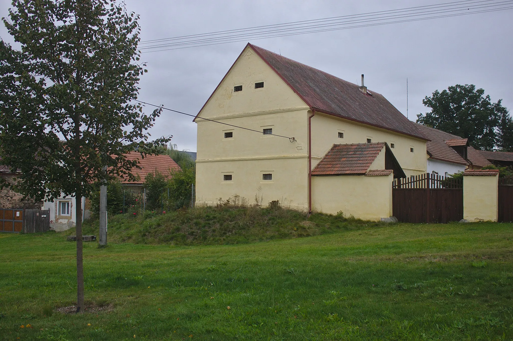 Photo showing: Sýpka ve vesnici Sedlec, Plzeňský kraj