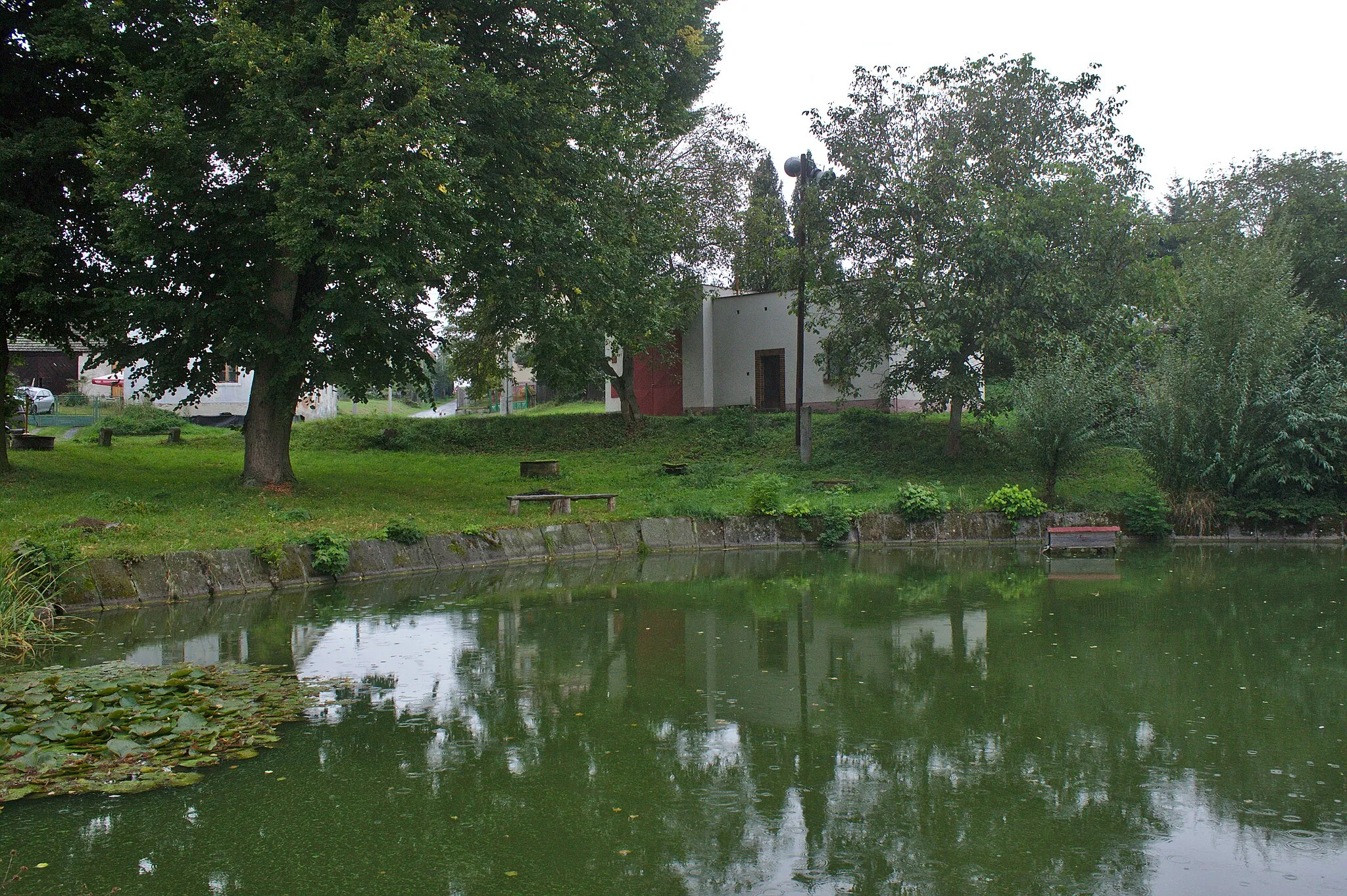 Photo showing: Rybník ve vesnici Korýtka, Plzeňský kraj