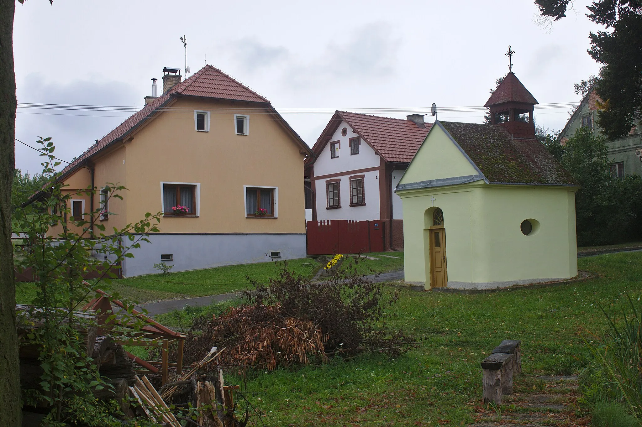 Photo showing: Náves ve vesnici Korýtka, Plzeňský kraj