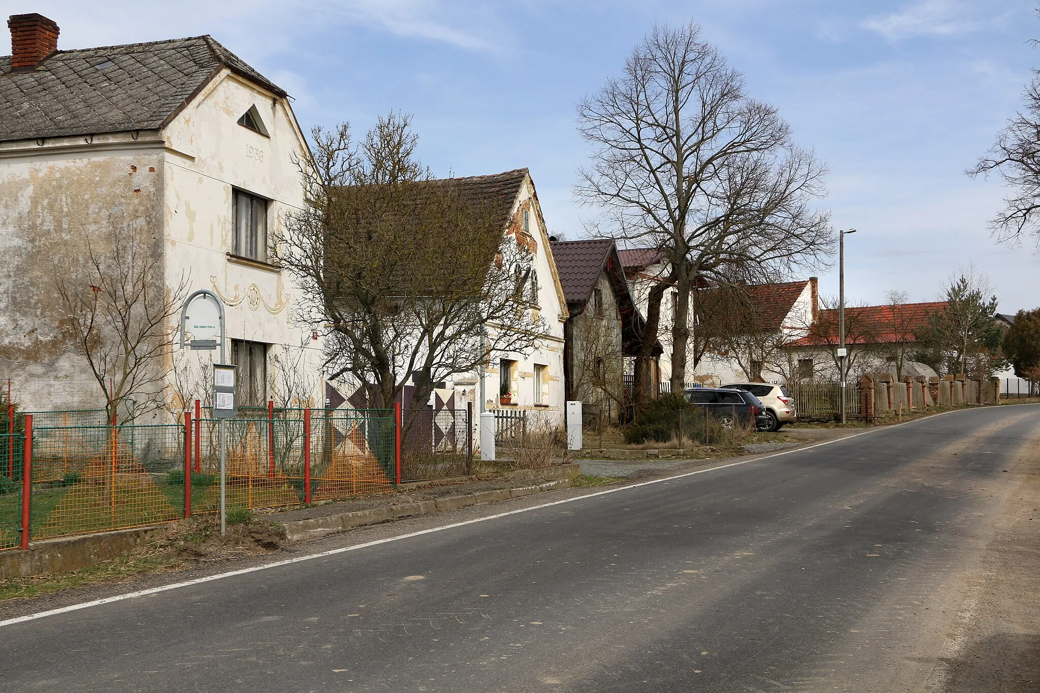 Photo showing: Road No 193 in Málkovice, part of Pernarec, Czech Republic.