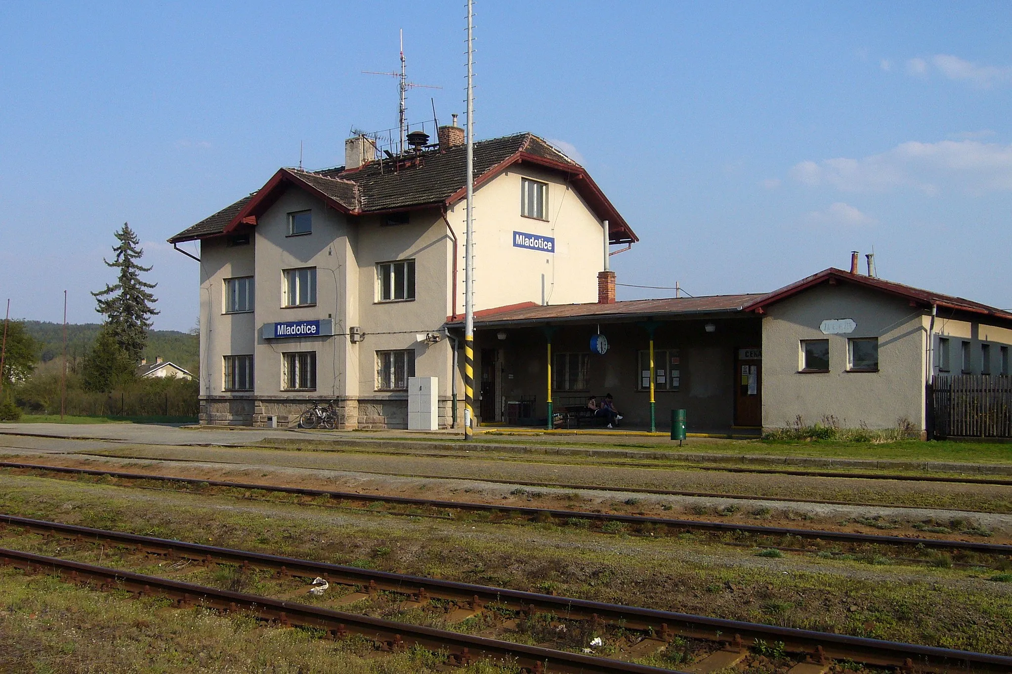 Photo showing: Mladotice – nádraží