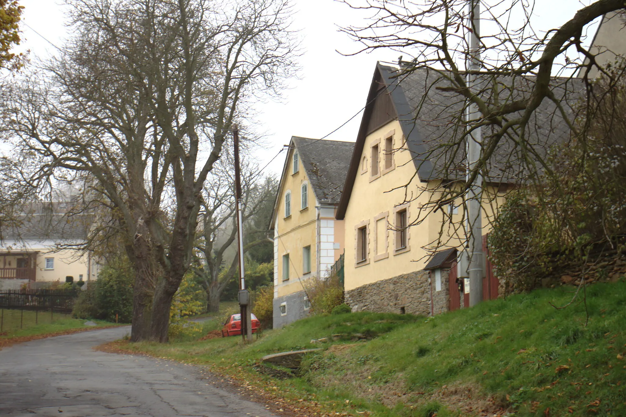 Photo showing: Buildings in the Služetín village, Plzeň Region, CZ