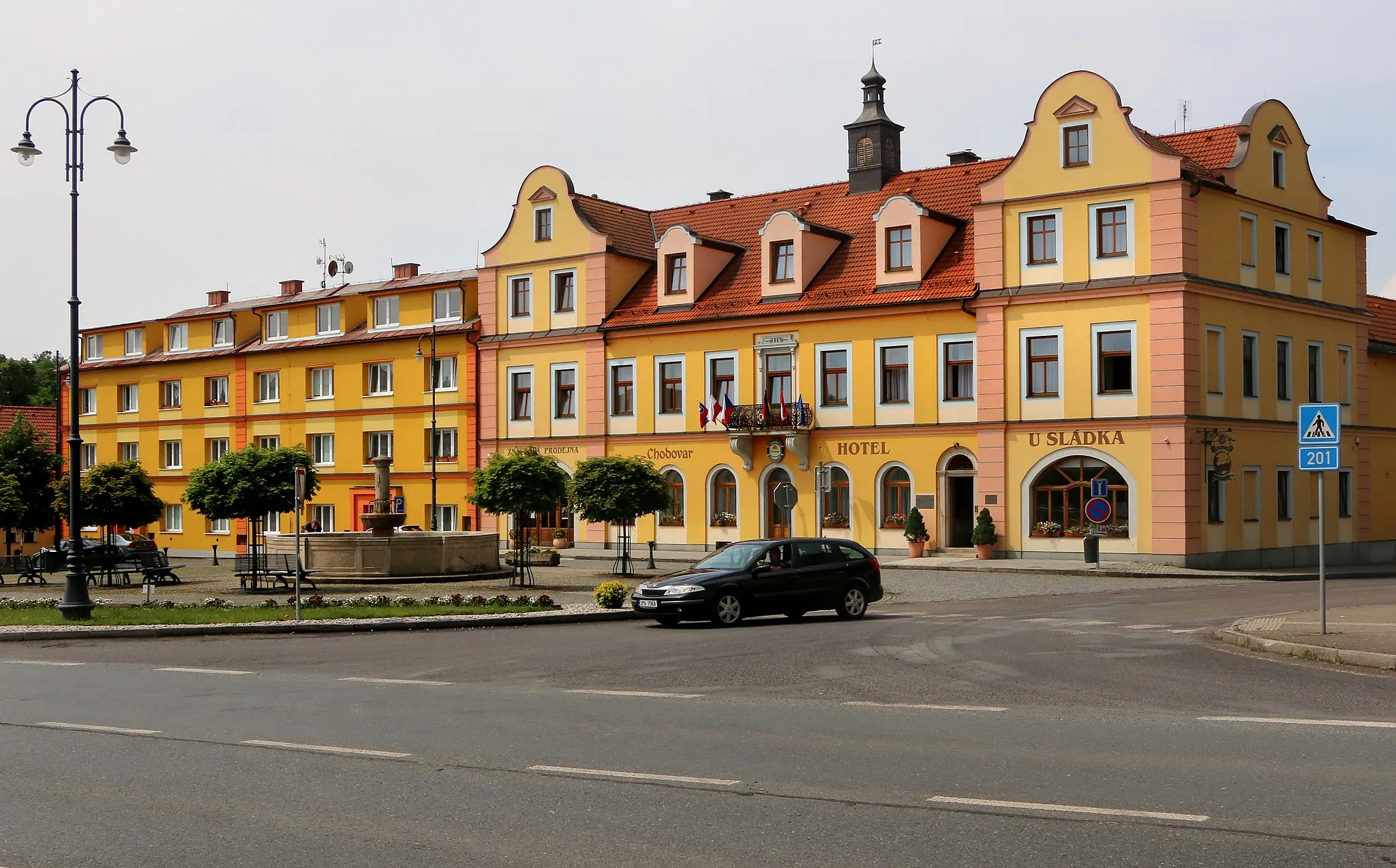Photo showing: Main square in Chodová Planá, Czech Republic.