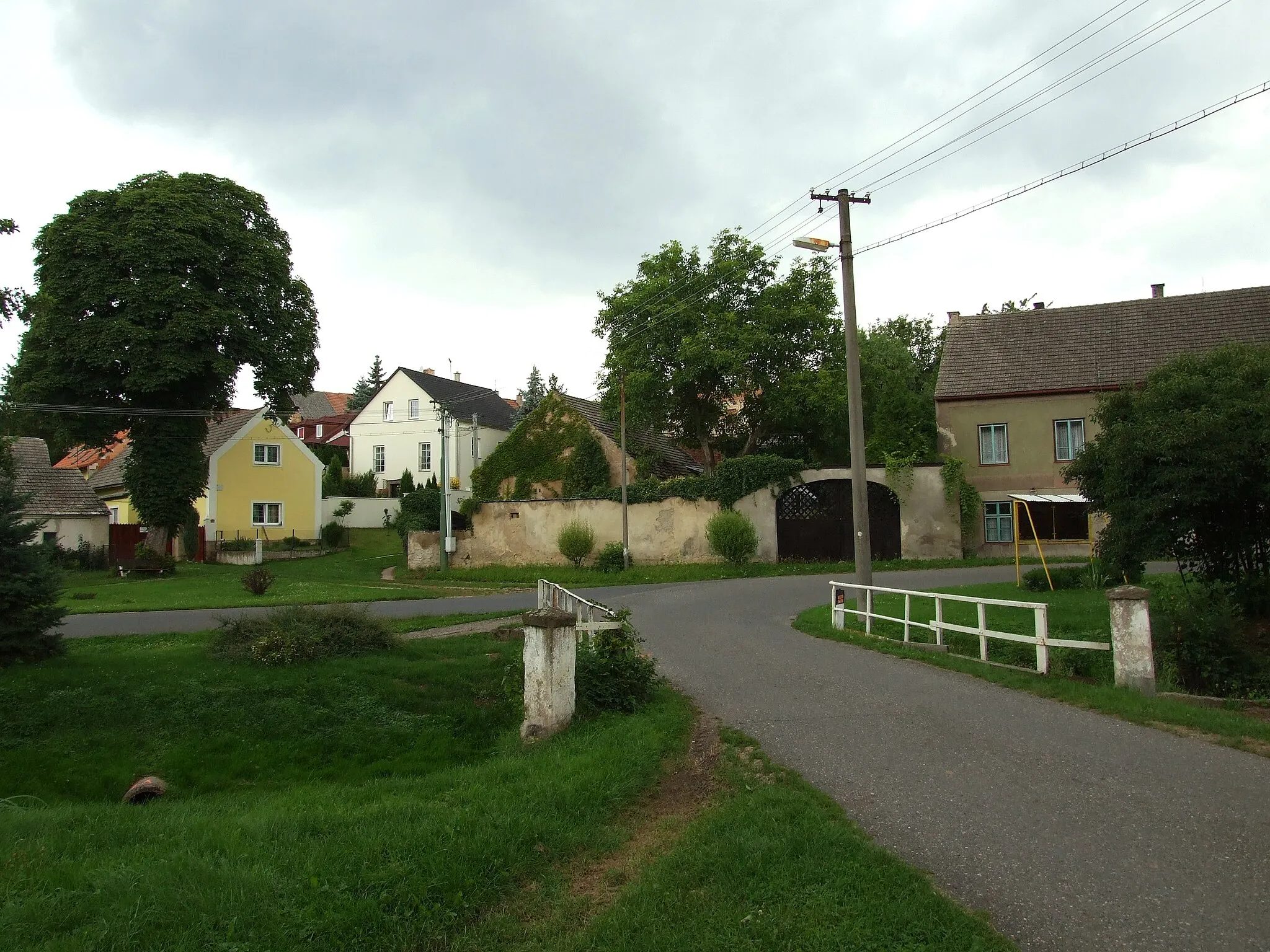 Photo showing: Housing in Pozdeň, Central Bohemian Region, CZ